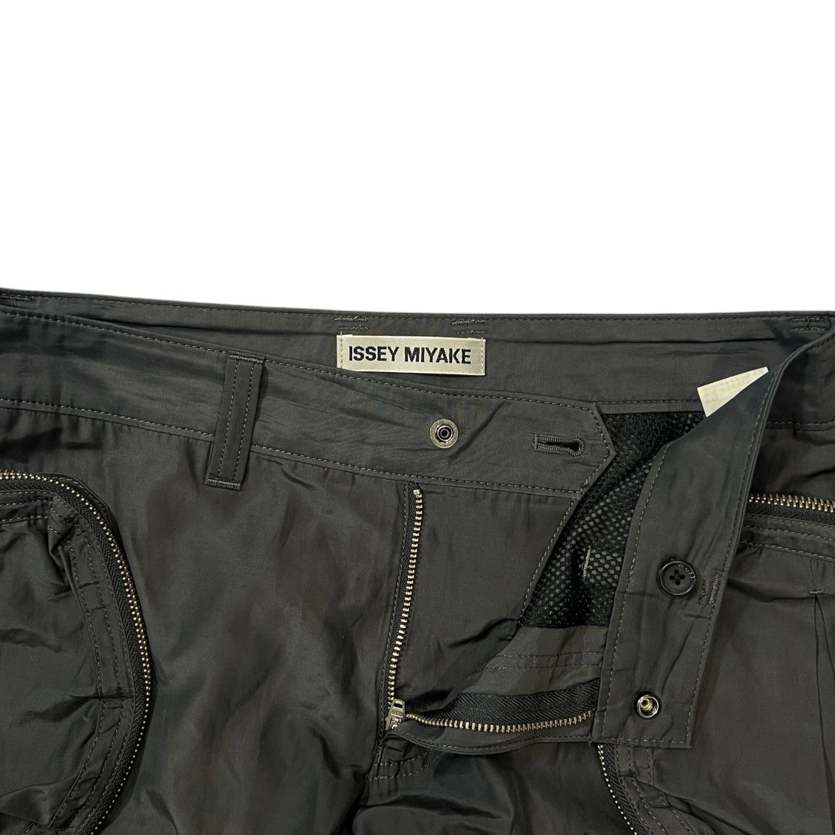 Issey Miyake ISSEY MIYAKE 90's Archive Roundzip Nylon Cargo Pants Size US 32 / EU 48 - 2 Thumbnail