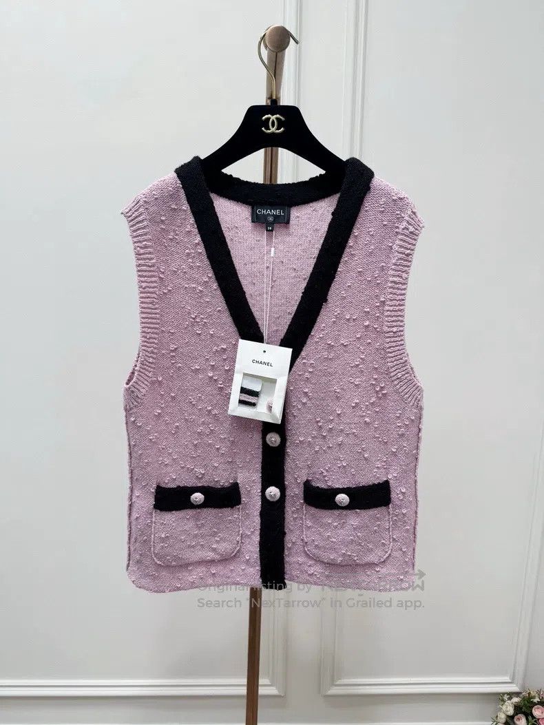 Chanel Chanel Pink and black knitted vest Size XS / US 0-2 / IT 36-38 - 1 Thumbnail