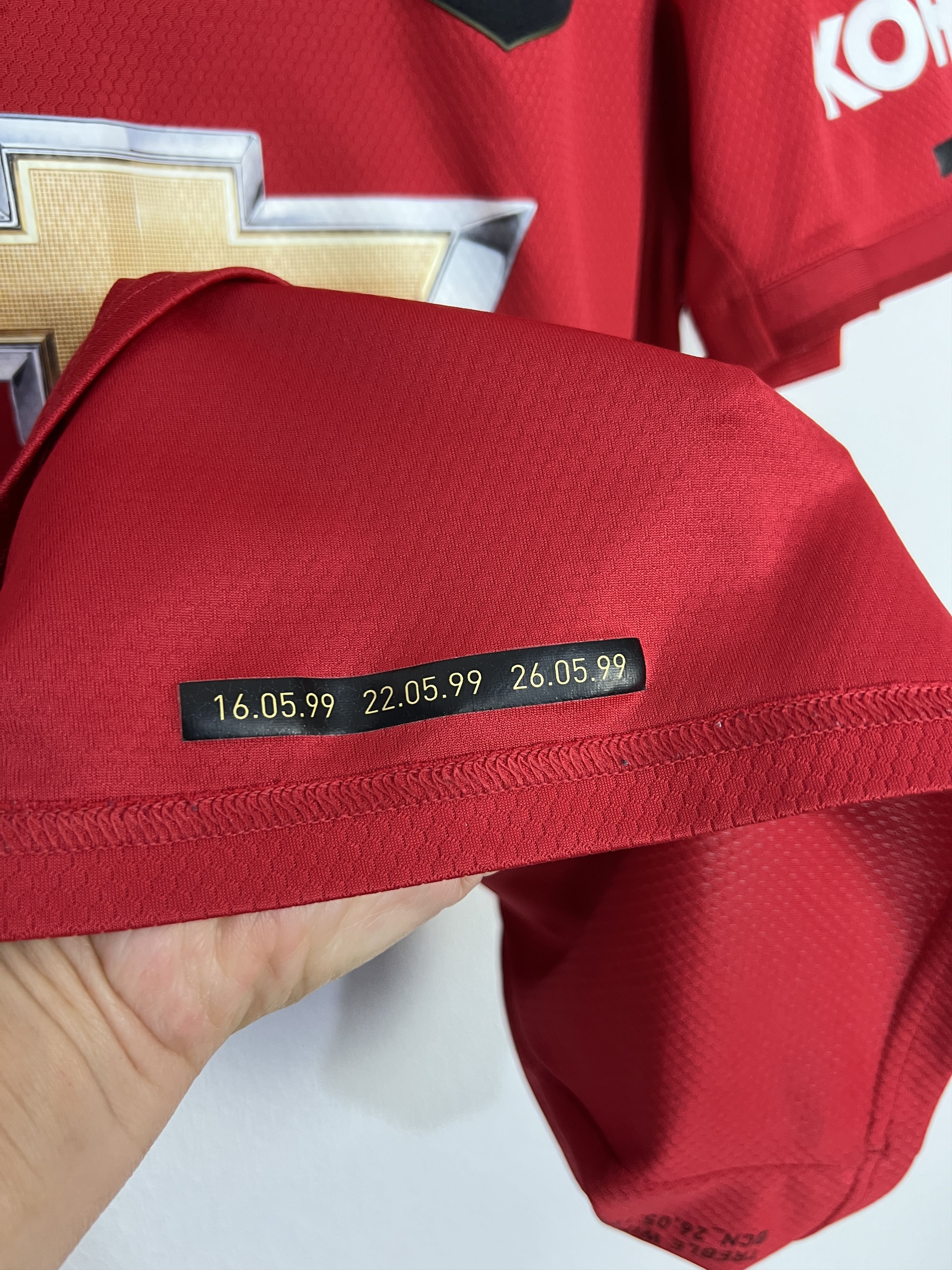 Adidas Manchester United Home football shirt 2019 #5 Maguire Adidas Size US M / EU 48-50 / 2 - 13 Thumbnail