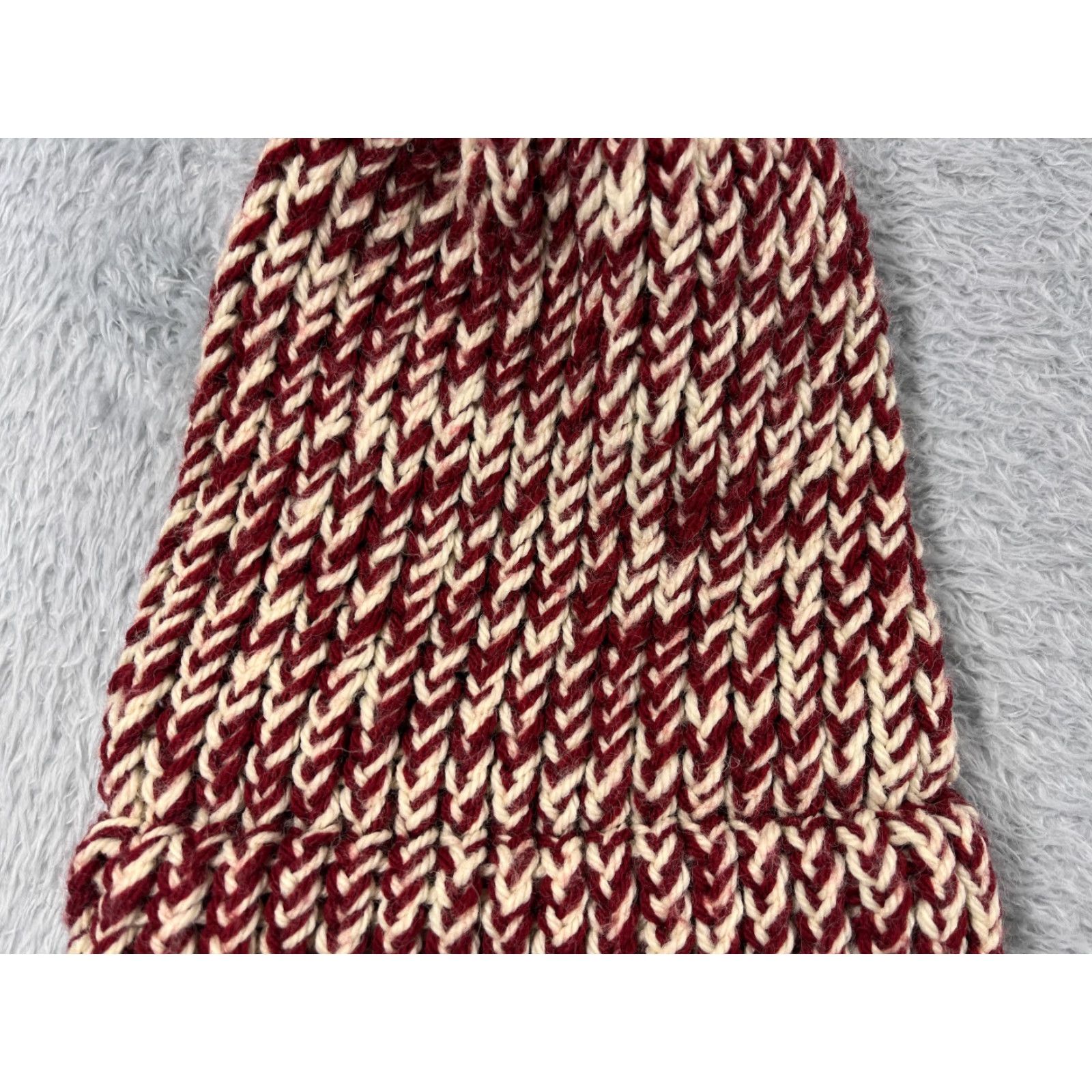 Vintage Beanie Toque Adult One Size Red White Knit Acrylic Blend Snow Ski Pom Size ONE SIZE - 2 Thumbnail
