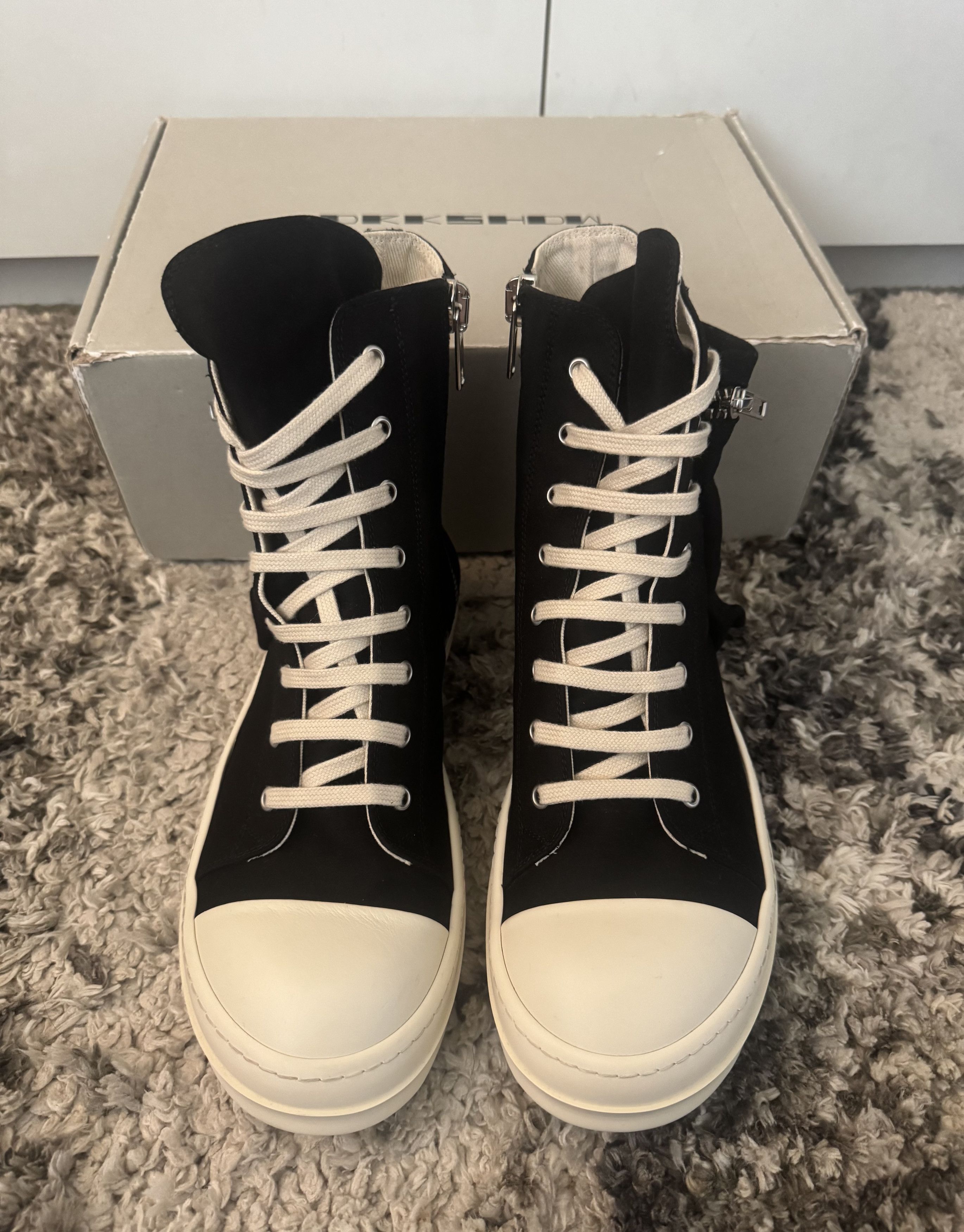 靴 DRKSHDW RICK OWENS GOMMA VEGAN SNEAKERS DRKSHDW by Rick Owens Vegan Sneakers in Black & Black | REVOLVE