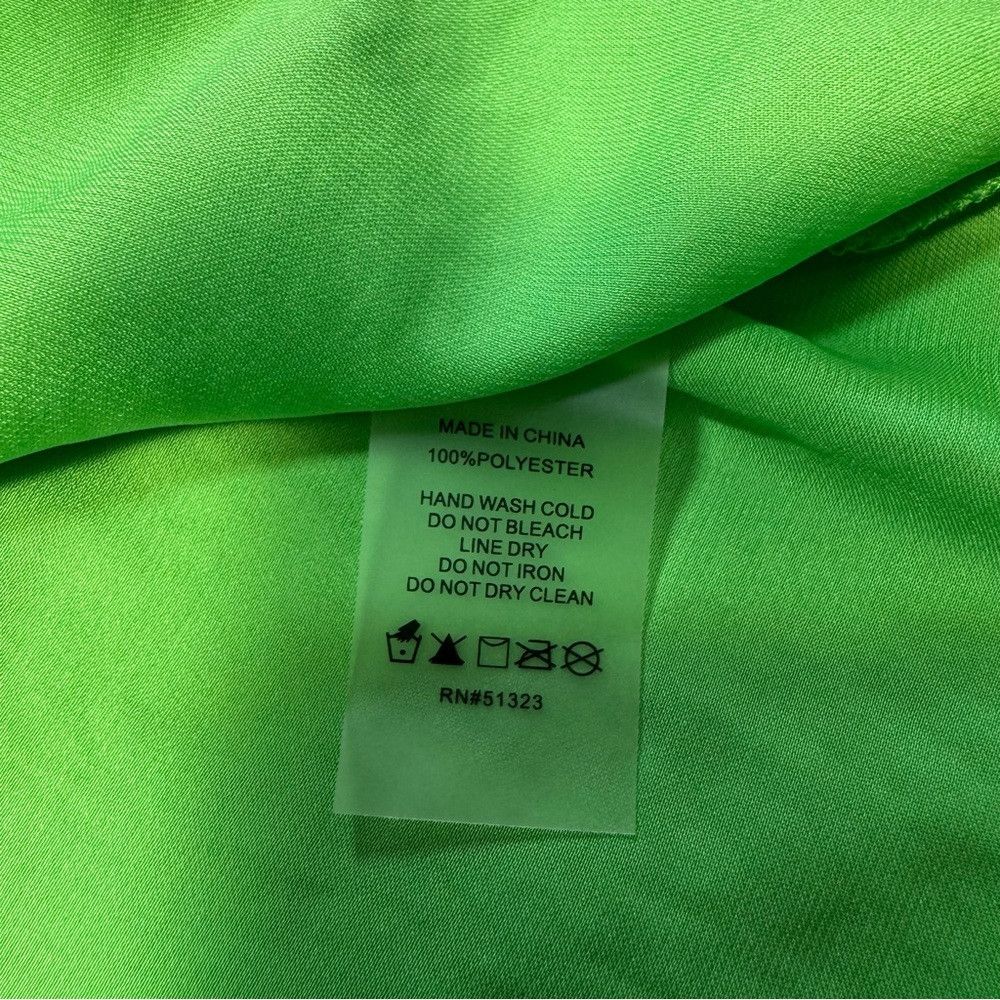 Vince Camuto NWT New Vince Camuto Lime Green Rumpled Satin Sleeveless Bl Size S / US 4 / IT 40 - 8 Thumbnail