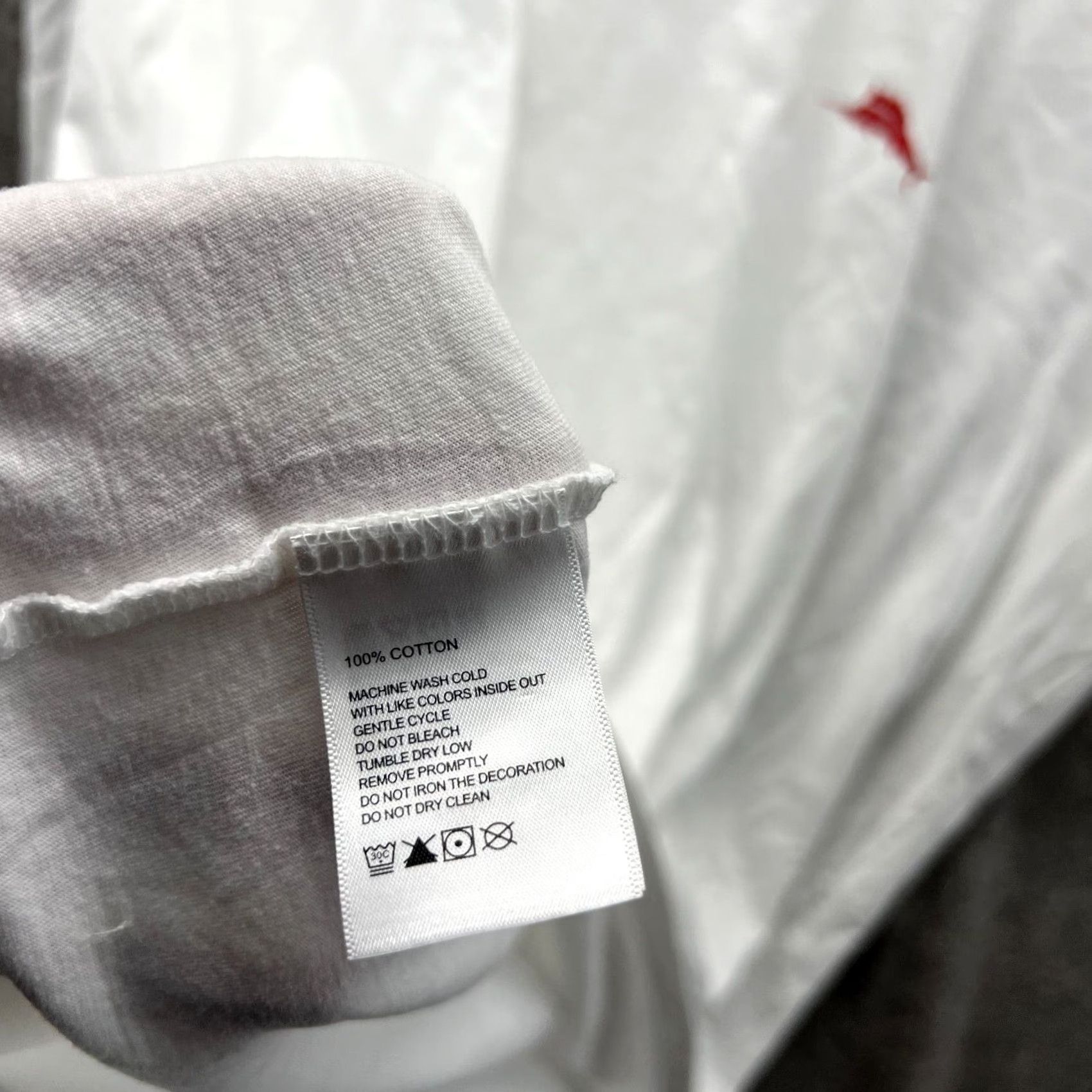 Tommy Bahama Tommy Bahama Shirt Mens 2XL White Crew Neck Short Sleeve Logo Accent All Seasons Holiday Season Santa Hat Big Print Golf Vintage: No Size US XXL / EU 58 / 5 - 4 Thumbnail