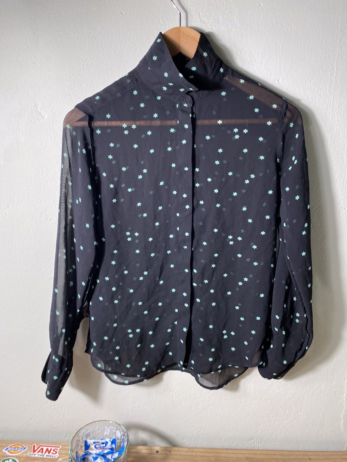 Uniqlo UNIQLO Button Ups A Sky Full Of Stars Size US S / EU 44-46 / 1 - 15 Thumbnail