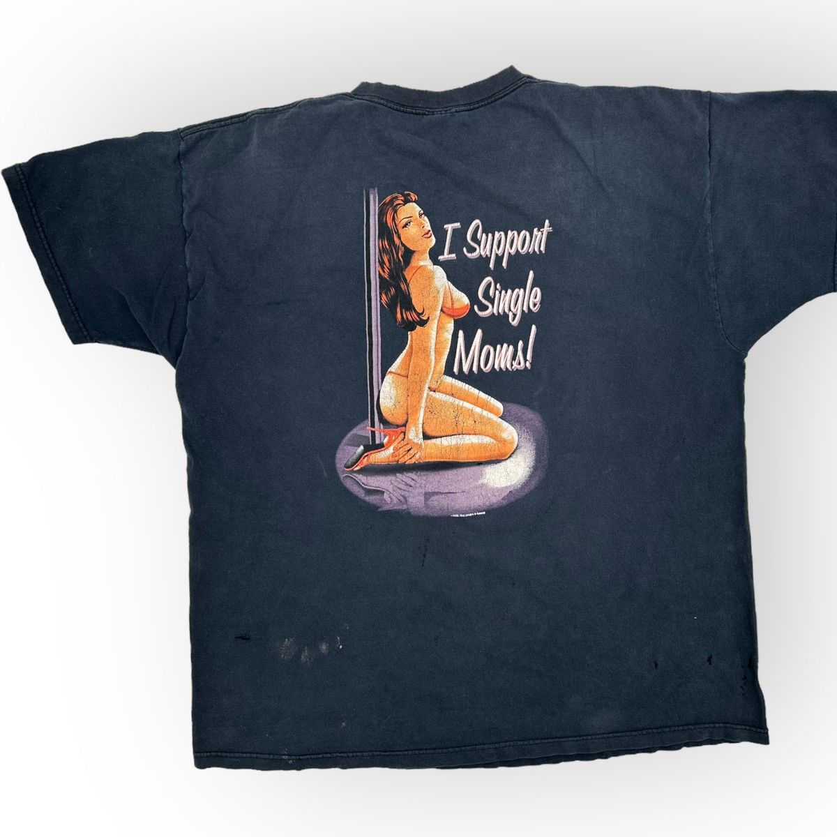 Vintage Vintage 90’s Stripper Mom Pole Thrashed Tee Size US XXL / EU 58 / 5 - 1 Thumbnail