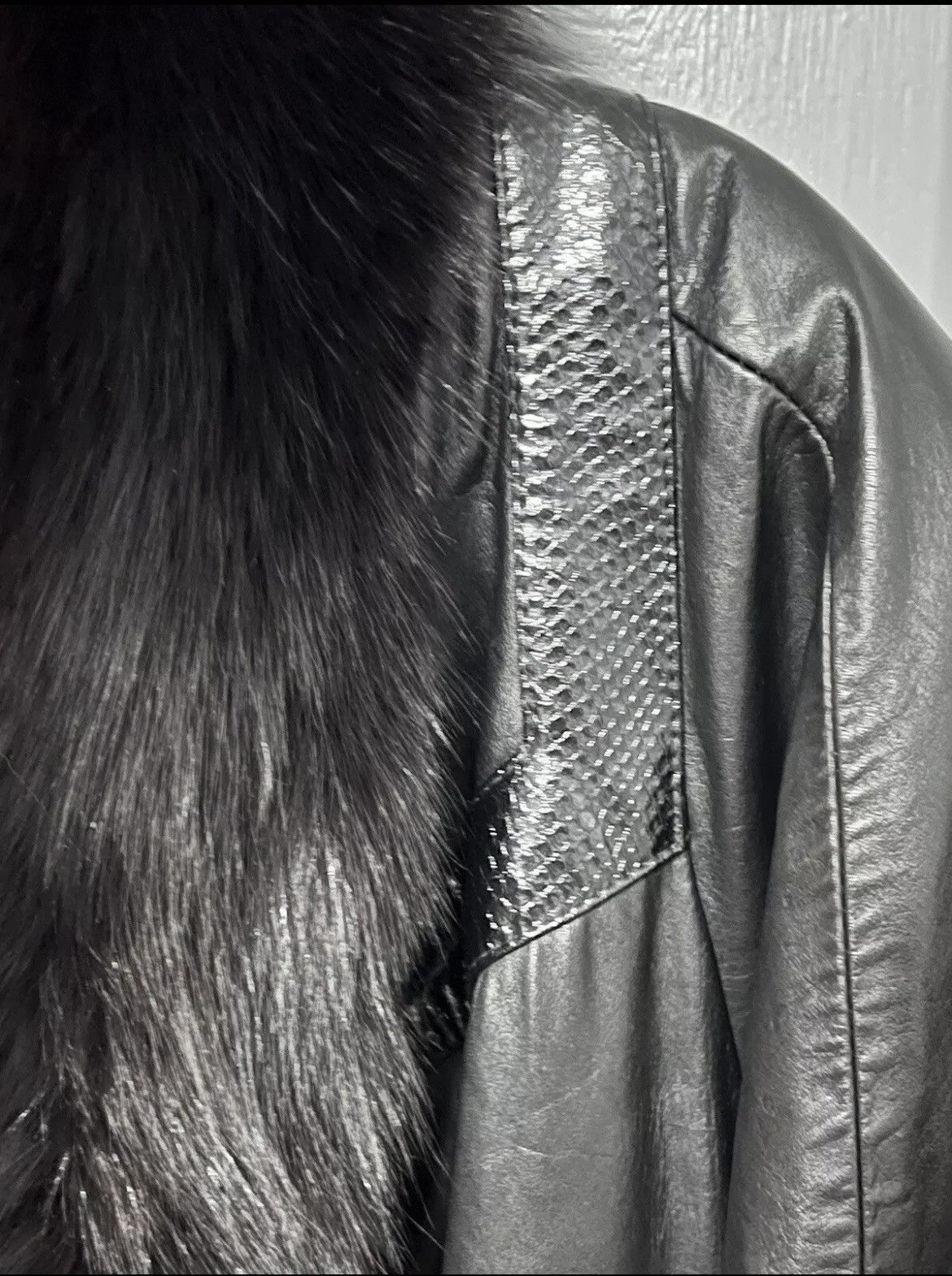 Vintage Black leather maxi coat with fox fur trim Size S / US 4 / IT 40 - 2 Thumbnail