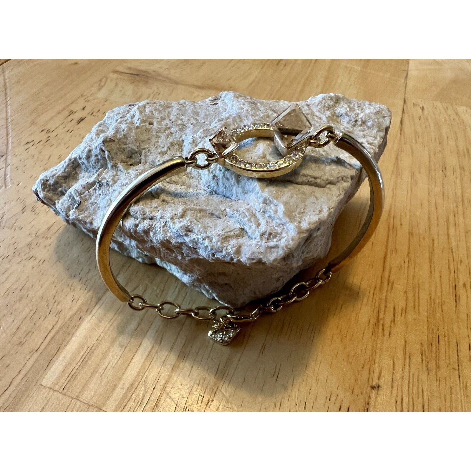 Swarovski Swarovski 992677 Women’s Geometric Gold Armband Bangle EUC Size ONE SIZE - 2 Thumbnail