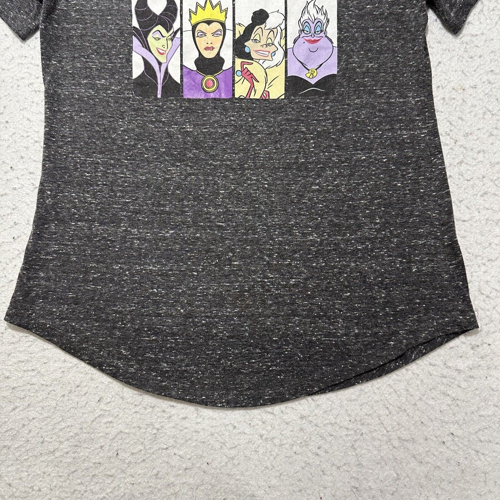 Disney Disney Small Villains Ursula V-Neck Gray Graphic T Shirt Size S / US 4 / IT 40 - 6 Thumbnail
