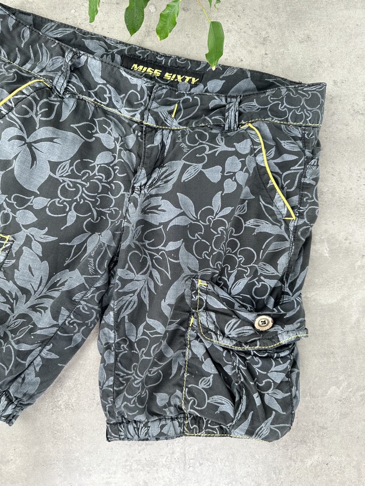 Miss Sixty Miss Sixty Multicolor Shorts Size 27" / US 4 / IT 40 - 5 Thumbnail