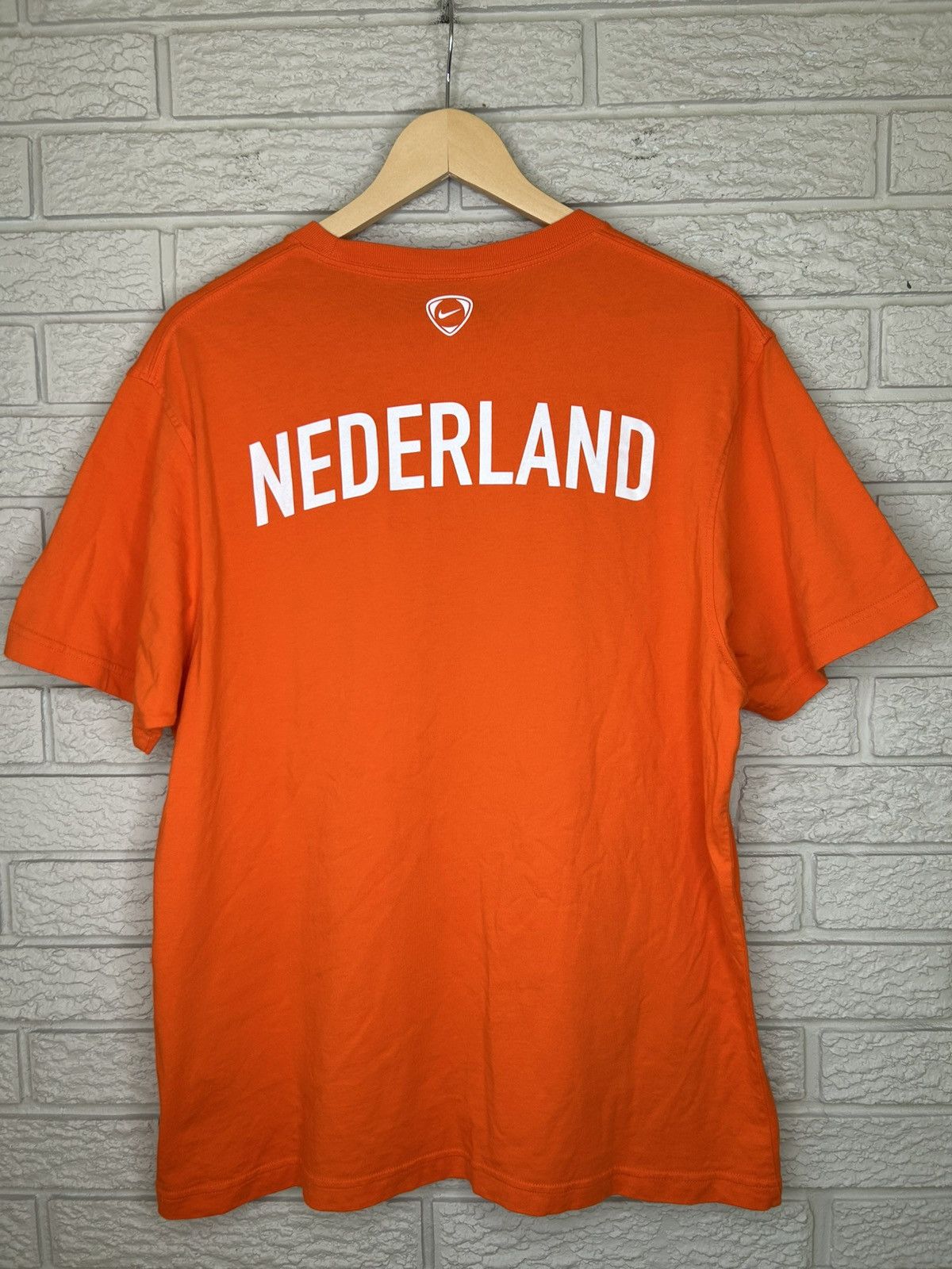 Nike Vintage Nike Netherlands Center Swoosh T Shirt Size US XL / EU 56 / 4 - 5 Thumbnail