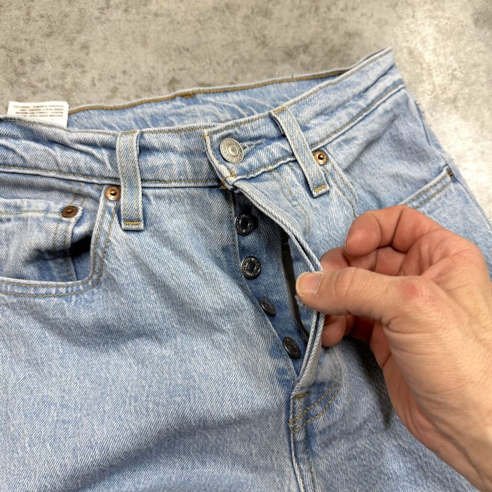 Levi's Levi's 501 Jeans Womens Blue Light Wash High Rise Straight Button Fly Denim 25x26 Regular 5-Pocket Womens Jeans Size 42" / US 20 - 6 Thumbnail