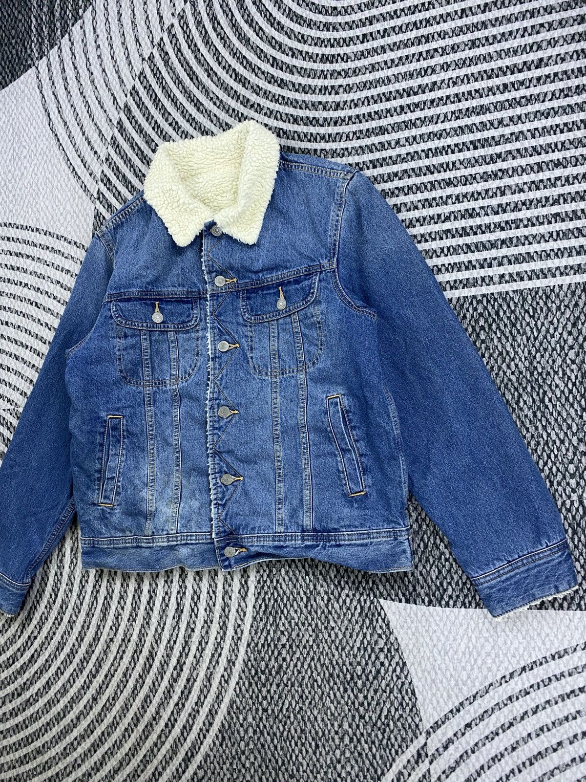 GU GU Japan Blue Wash Denim Sherpa Trucker Jacket Size US M / EU 48-50 / 2 - 4 Thumbnail