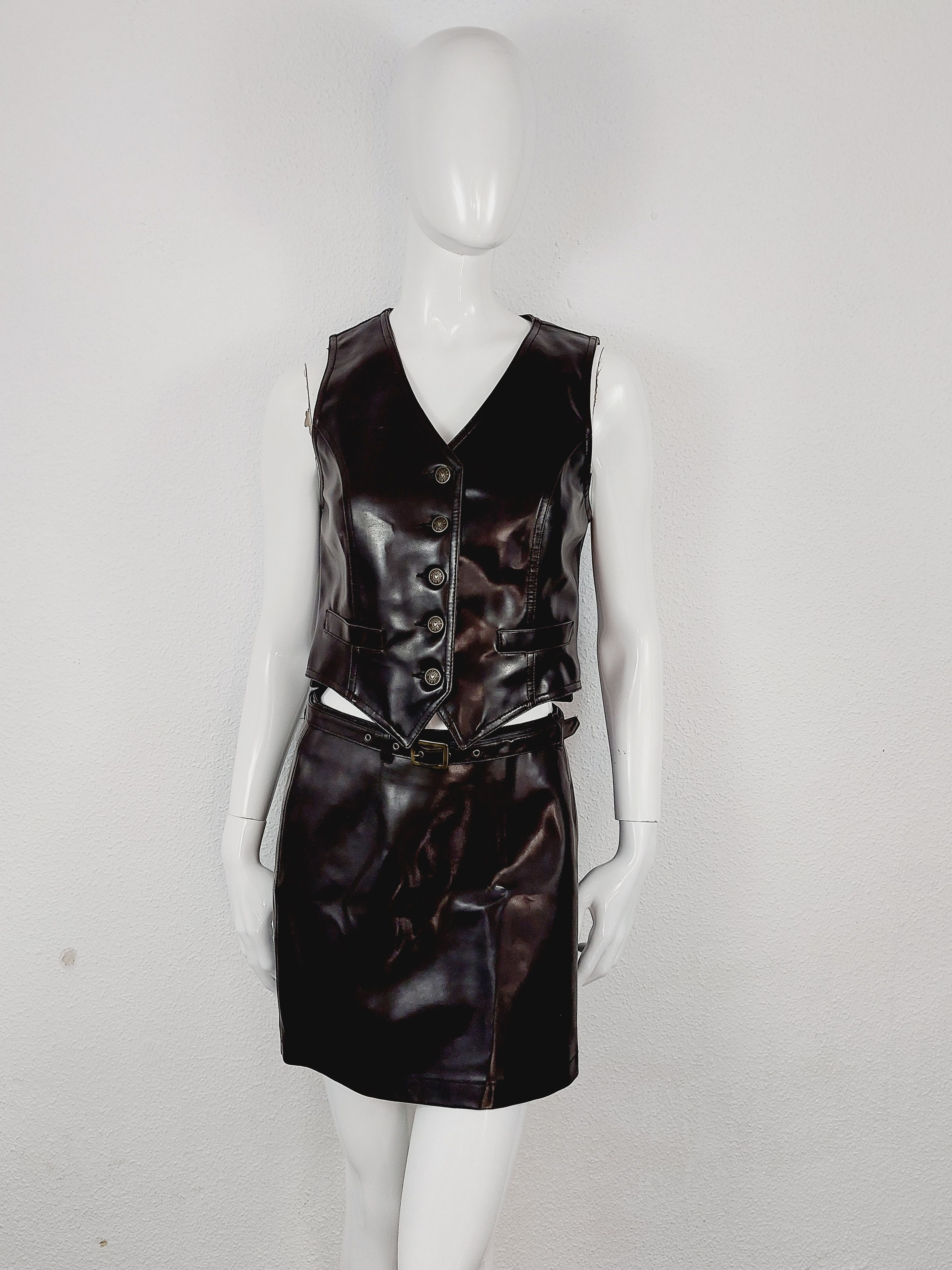Moschino Moschino Studded Heart Vinyl Bella Hadid Vest Skirt Set Size M / US 6-8 / IT 42-44 - 4 Thumbnail