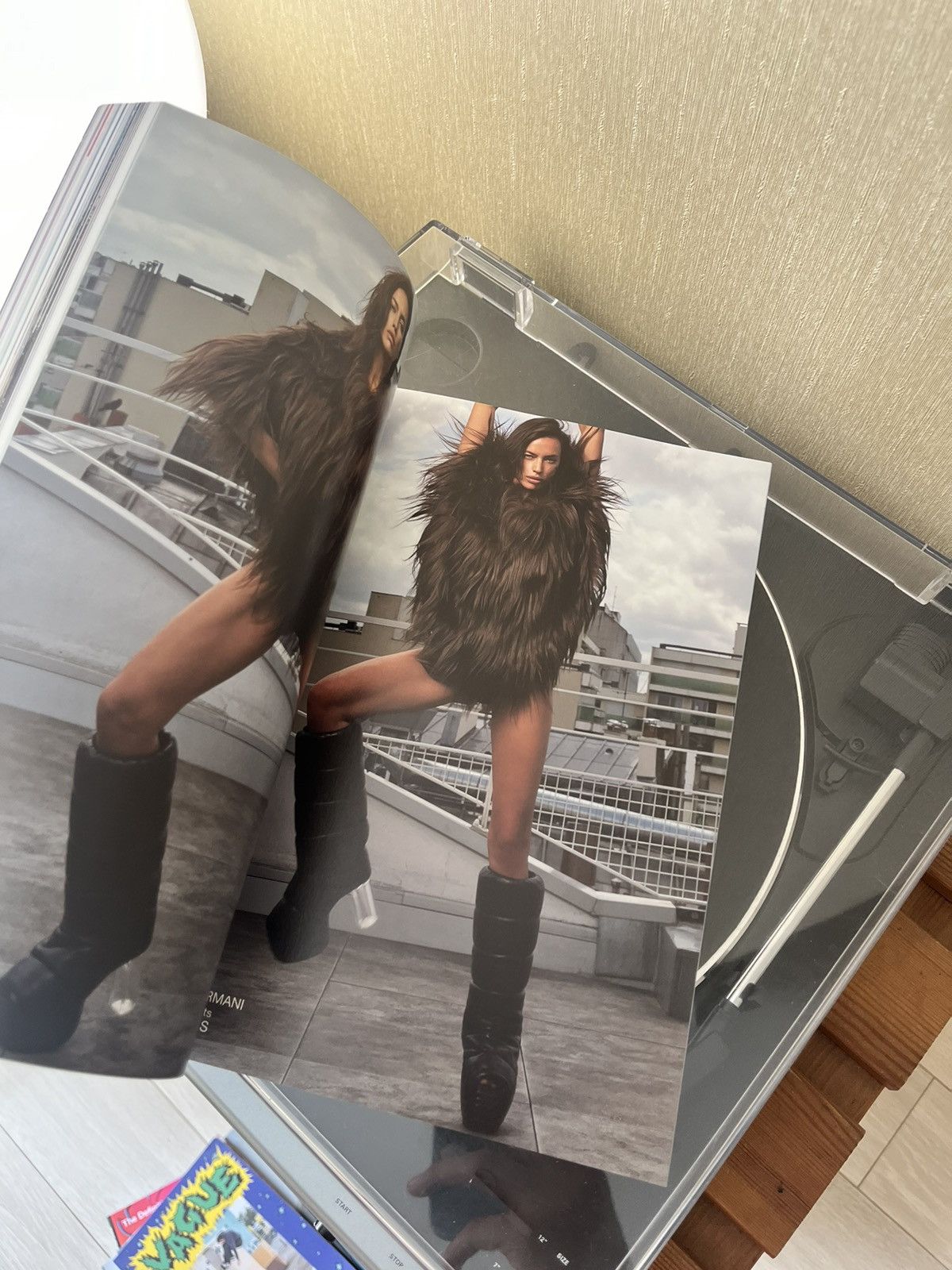 032c 032c originally defected magazine Size ONE SIZE - 5 Thumbnail