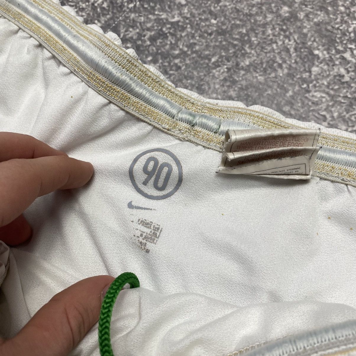 Vintage Vintage Nike FC Celtic White basic soccer shorts Size US 36 / EU 52 - 5 Thumbnail