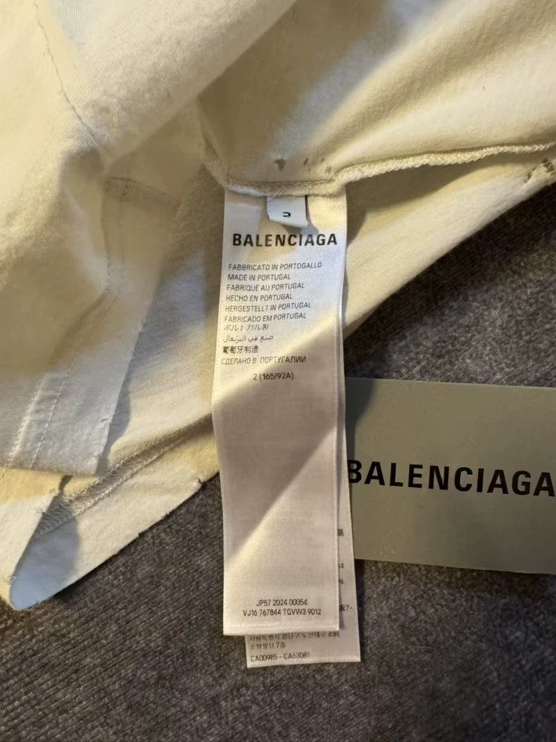 Balenciaga Balenciaga Stereo color letter printing destroys sleeveles Size US M / EU 48-50 / 2 - 4 Thumbnail