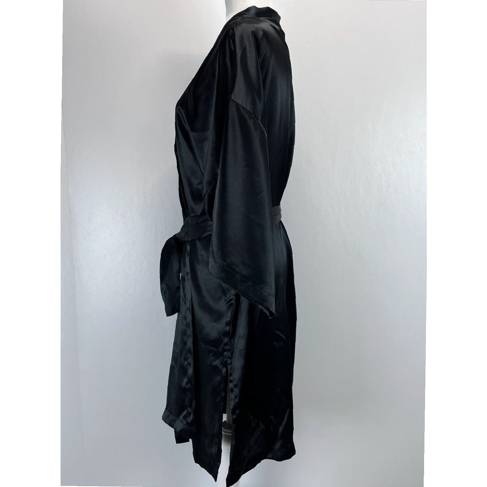 Victoria's Secret VINTAGE Victoria's Secret Satin Robe One Size Black Gold Label Belted Womens Size ONE SIZE - 2 Thumbnail