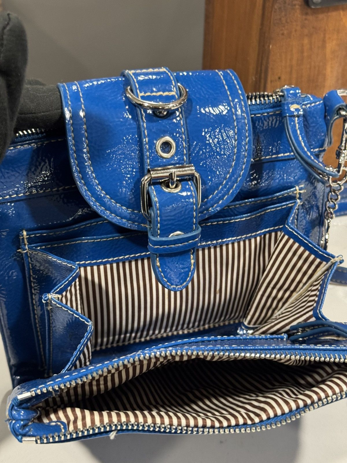 Nine West Y2K Aesthetic Nine West Glossy Cobalt Blue Crossbody Size ONE SIZE - 12 Thumbnail
