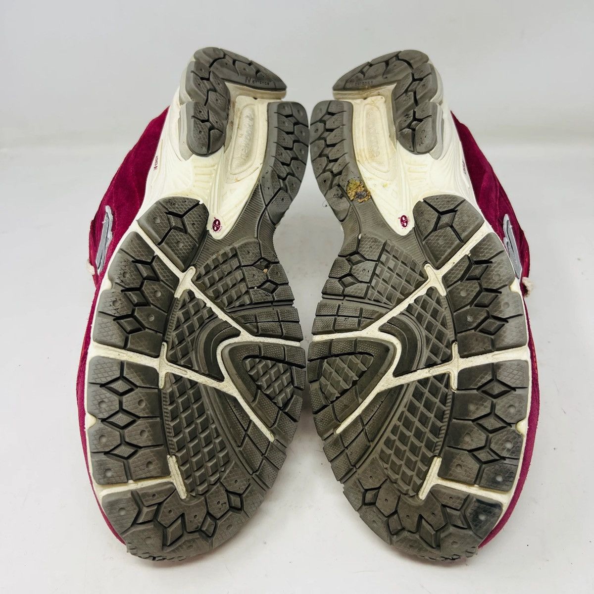 New Balance New Balance 2002R Bordeaux Size US 10.5 / EU 43-44 - 6 Thumbnail