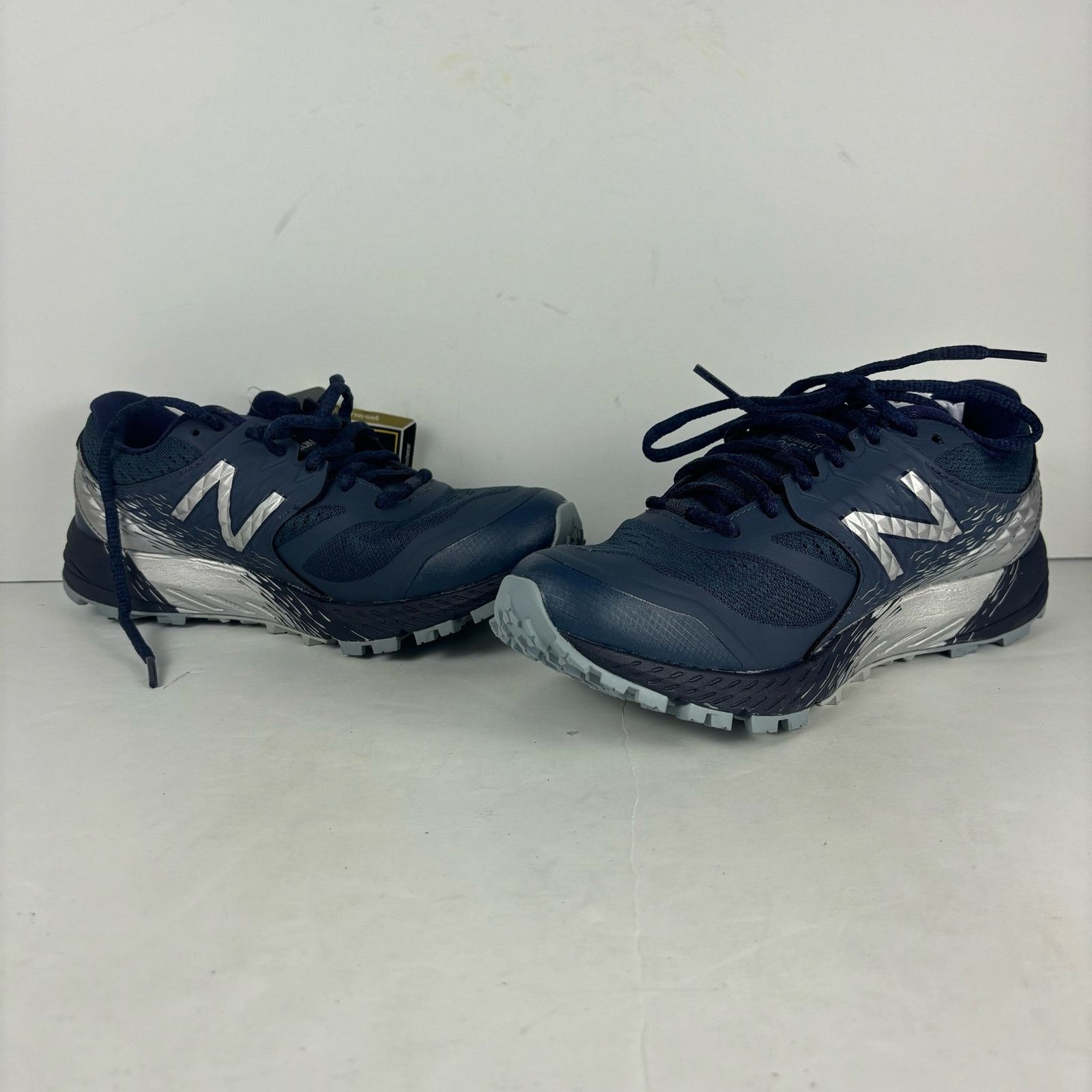 New Balance New Balance Summit Q.O.M. Gore-tex Trail Shoes Womens 6 NEW Size US 6 / IT 36 - 3 Thumbnail