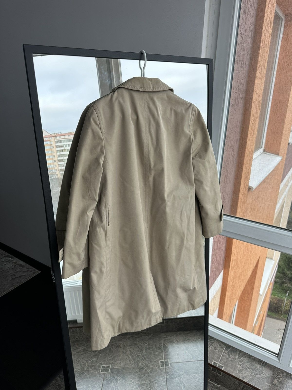 DAKS Vintage DAKS Beige Trench Coat with Check LiningJapan Market Size US M / EU 48-50 / 2 - 4 Thumbnail