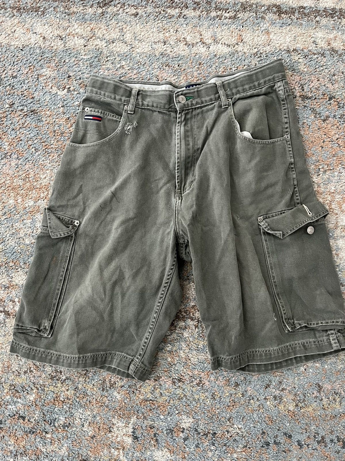 Tommy Hilfiger VTG Tommy Hilfiger Flag Cargo Jean Shorts Size 34 RARE Size US 34 / EU 50 - 2 Thumbnail