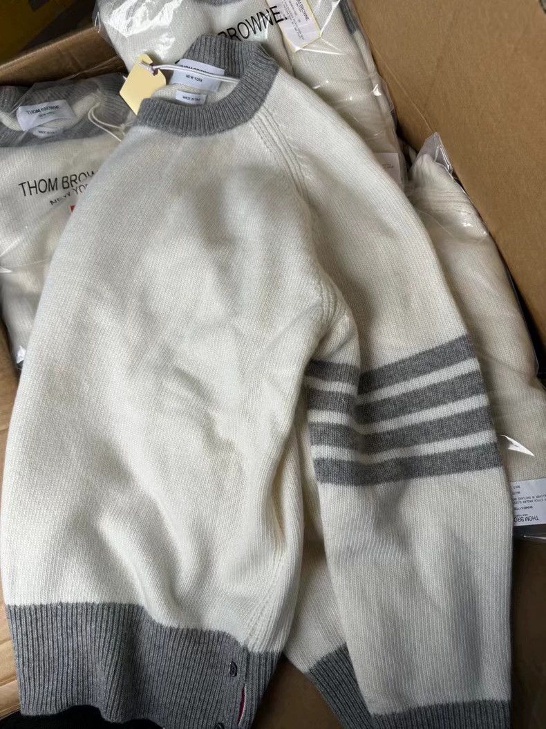 Thom Browne thom browneFW23 Old money style classic four-striped wool c Size US M / EU 48-50 / 2 - 1 Thumbnail