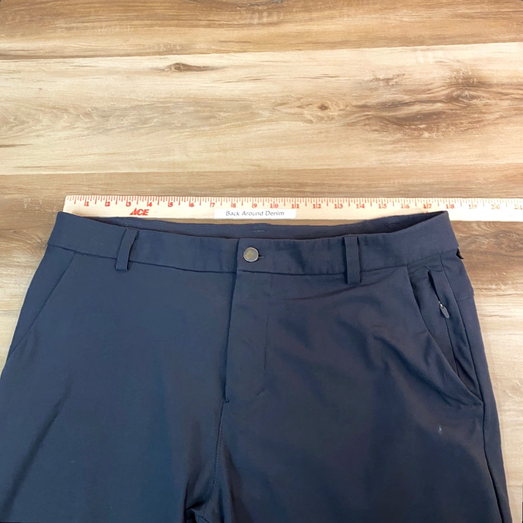 Lululemon Lululemon ABC Pants Mens 34 Charcoal Black Athletic Technical Travel Chino Straight Leg Pockets Zipper Button Logo 34 in 31 in Regular Mens Size US 34 / EU 50 - 3 Thumbnail