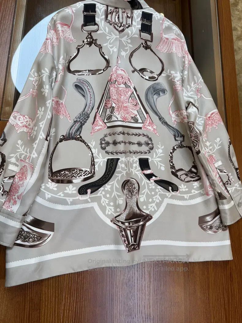 Hermes Hermes Silk Shirt, Size 36, Grey Mule Print, 100% Silk Fab Size XS / US 0-2 / IT 36-38 - 2 Thumbnail