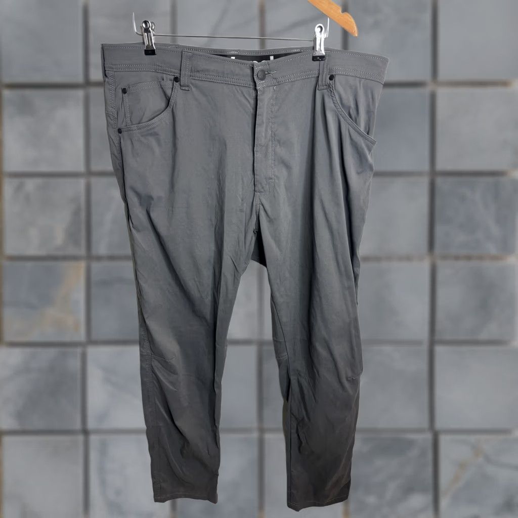 Wrangler Wrangler ATG All Terrain Gear Pants Mens 40x31 Gray Outdoor Hiking Lightweight Chino Regular Pocket Logo Casual Travel Workwear Mens Size US 38 / EU 54 - 1 Thumbnail