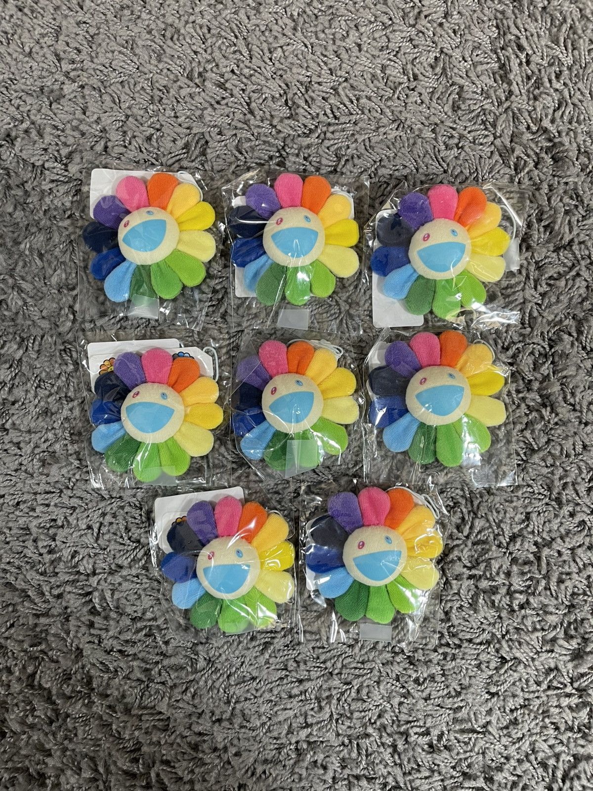 Takashi Murakami 2019 Takashi Murakami Flower Plush Pin Rainbow White Blue Size ONE SIZE - 2 Thumbnail
