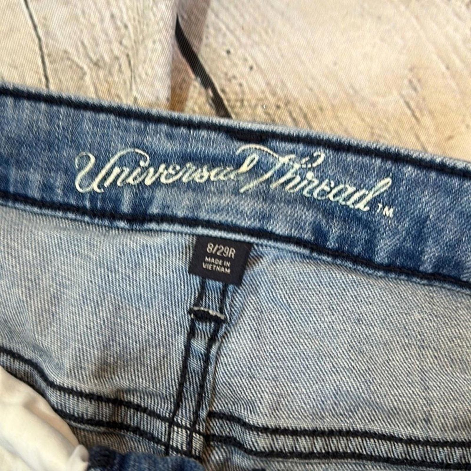 Designer Universal Thread Women's Light Wash Jeans Size 30" / US 8 / IT 44 - 3 Thumbnail