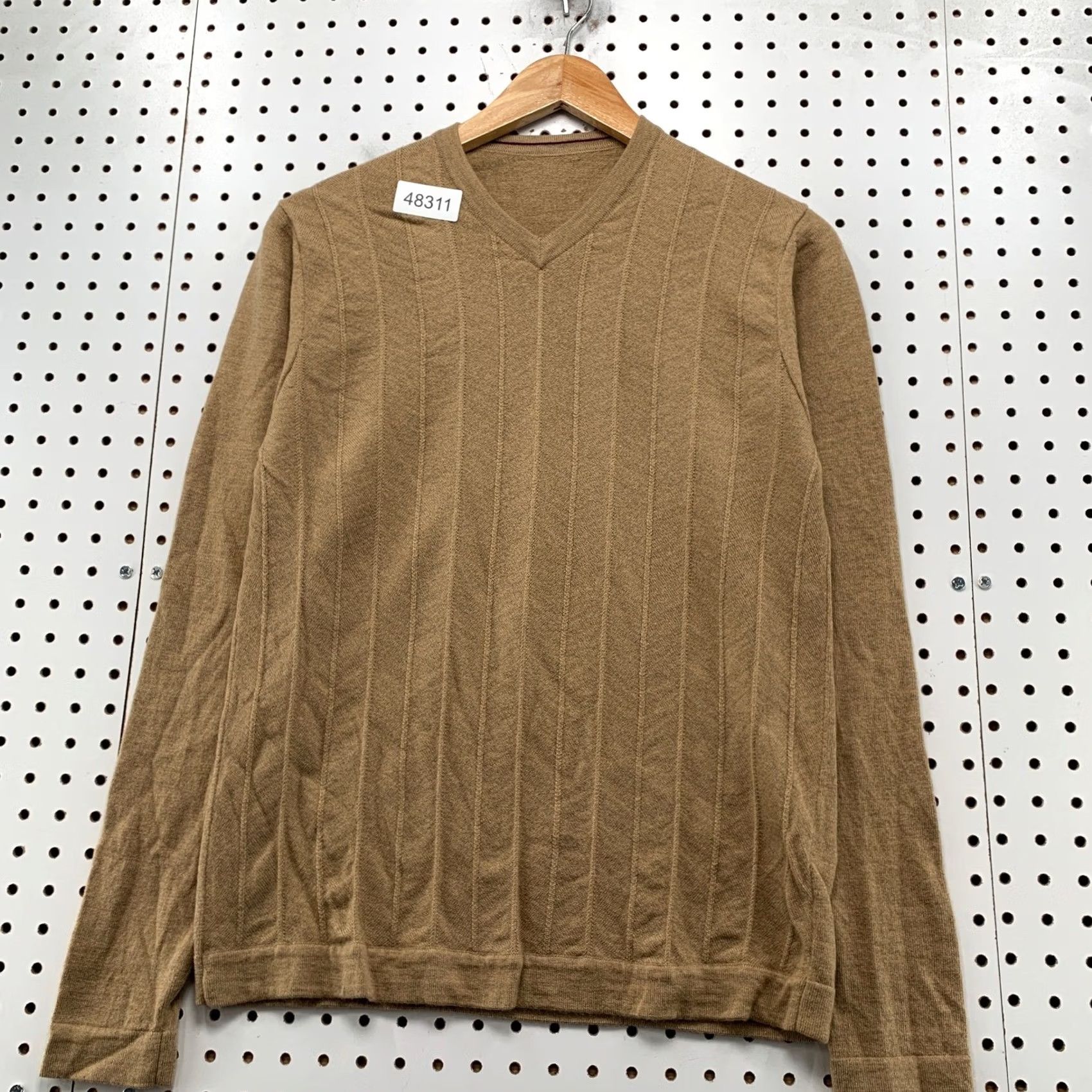 Banana Republic Banana Republic Men M Camel Tan 100% Extra Fine Merino Wool V-Neck Sweater Size US M / EU 48-50 / 2 - 4 Thumbnail