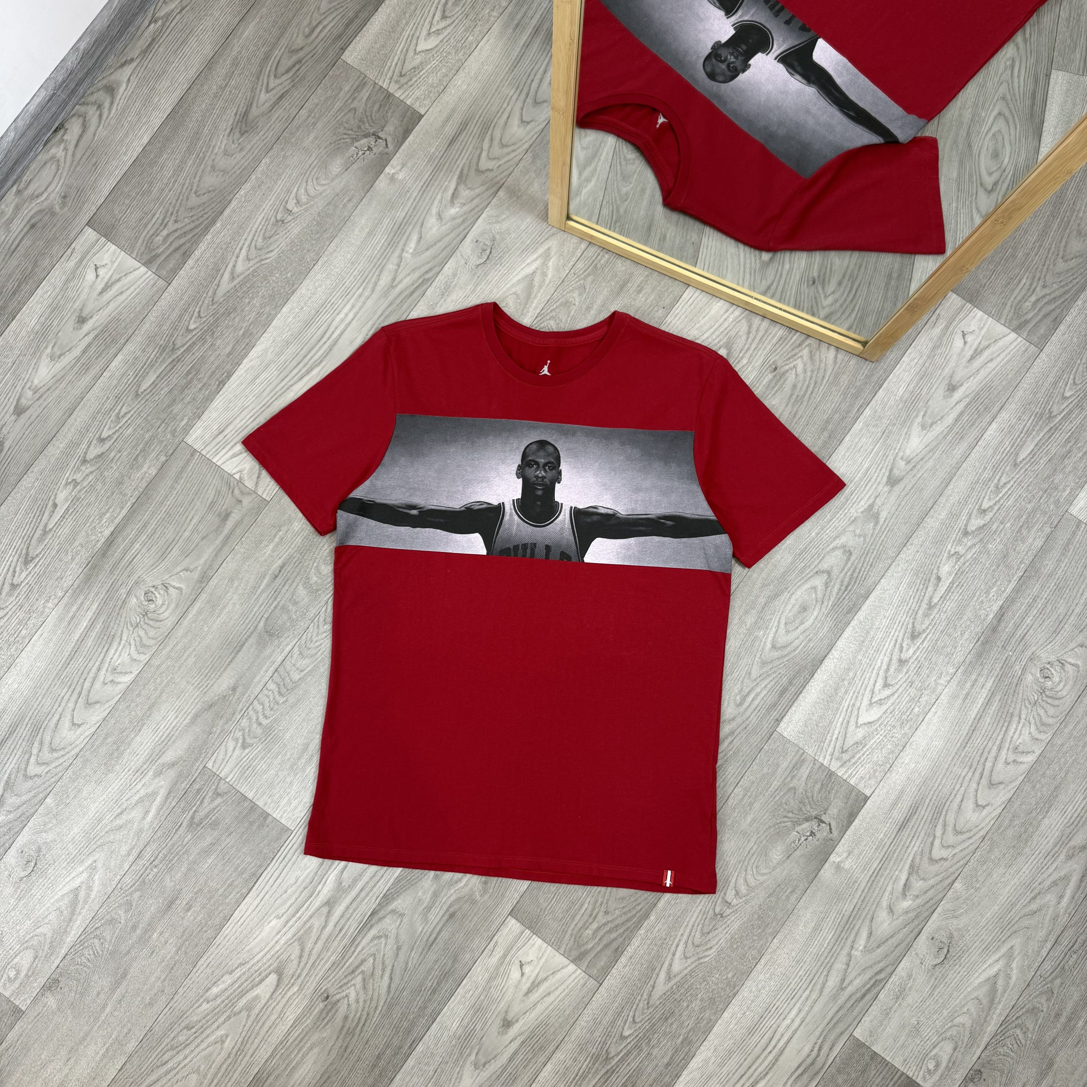 Jordan Brand Jordan Red Graphic Tee Shirt Size US L / EU 52-54 / 3 - 1 Thumbnail
