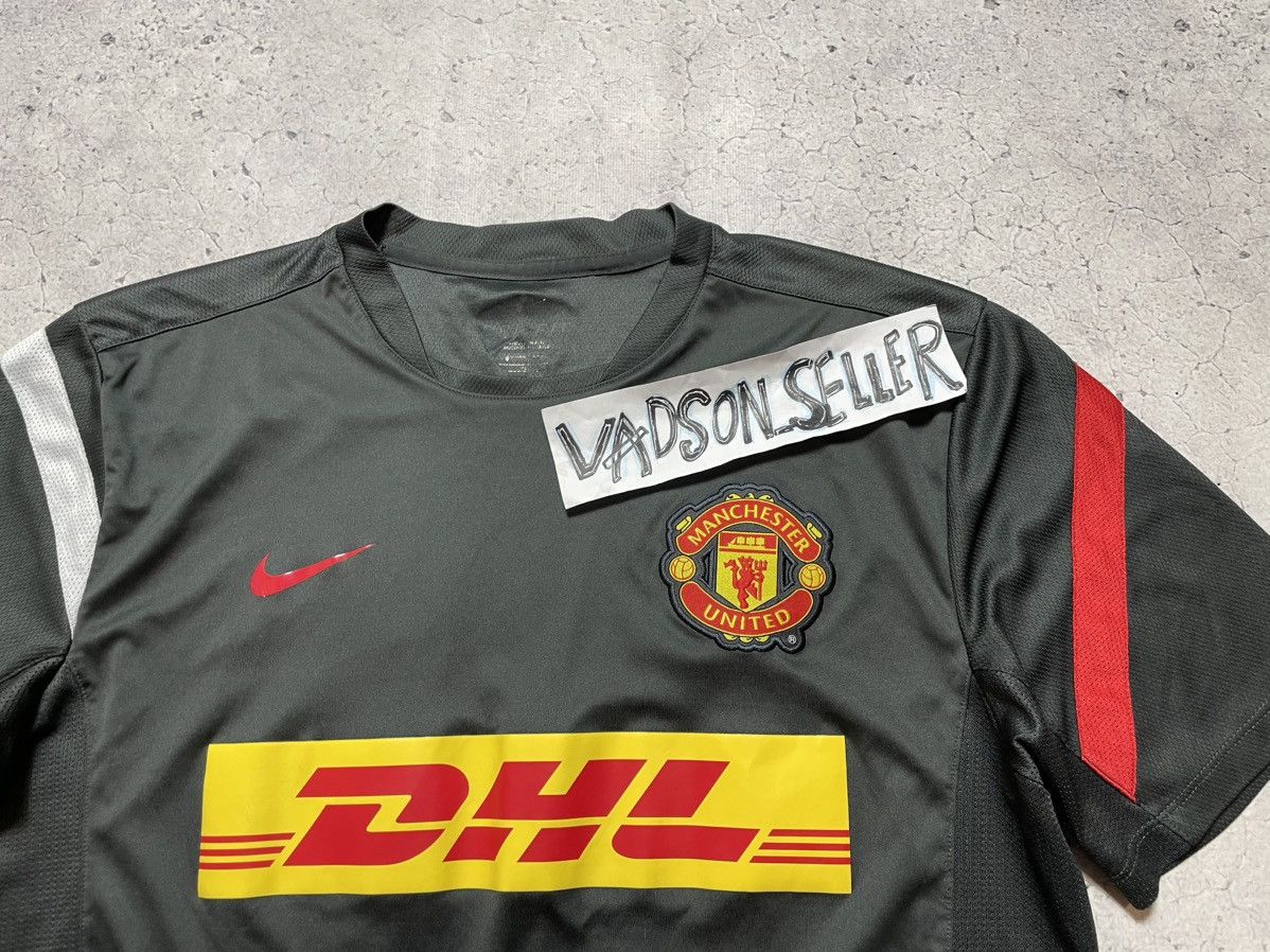 Nike Vintage Nike FC Manchester United Football Jersey DHI Y2K Size US L / EU 52-54 / 3 - 6 Thumbnail