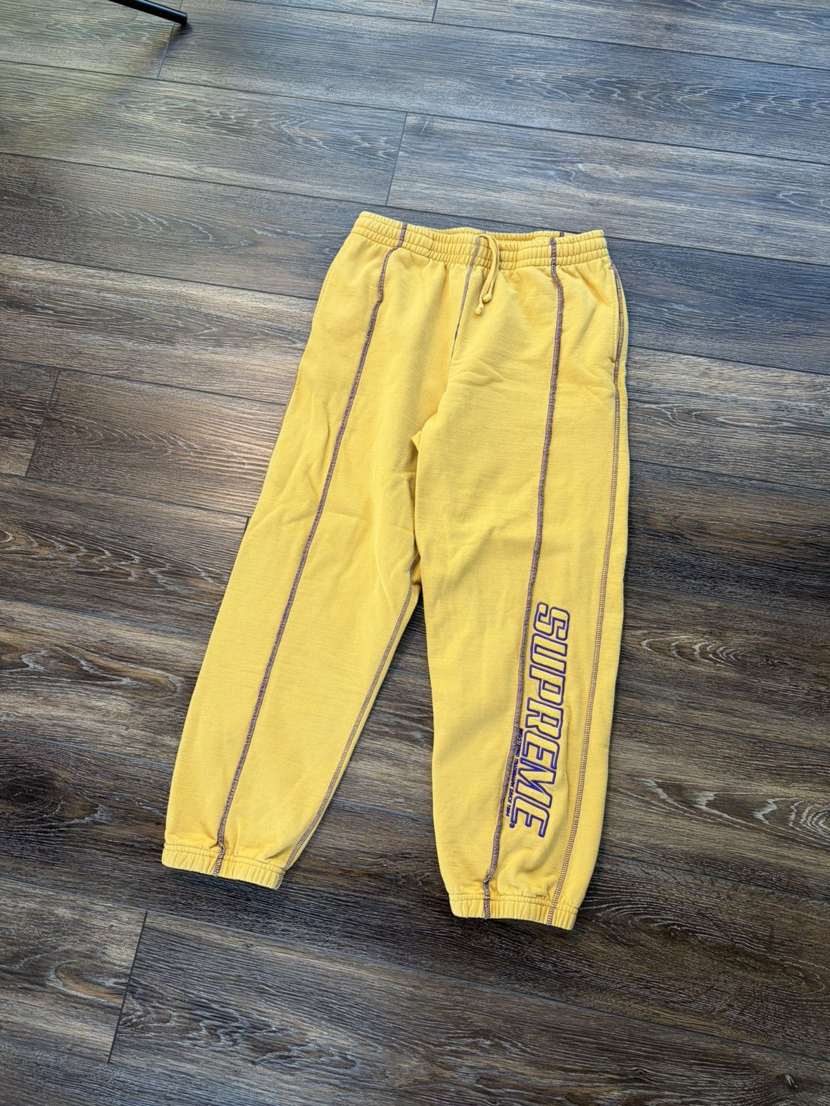 Streetwear × Supreme Supreme East Broadway Tribal sweatpants Size