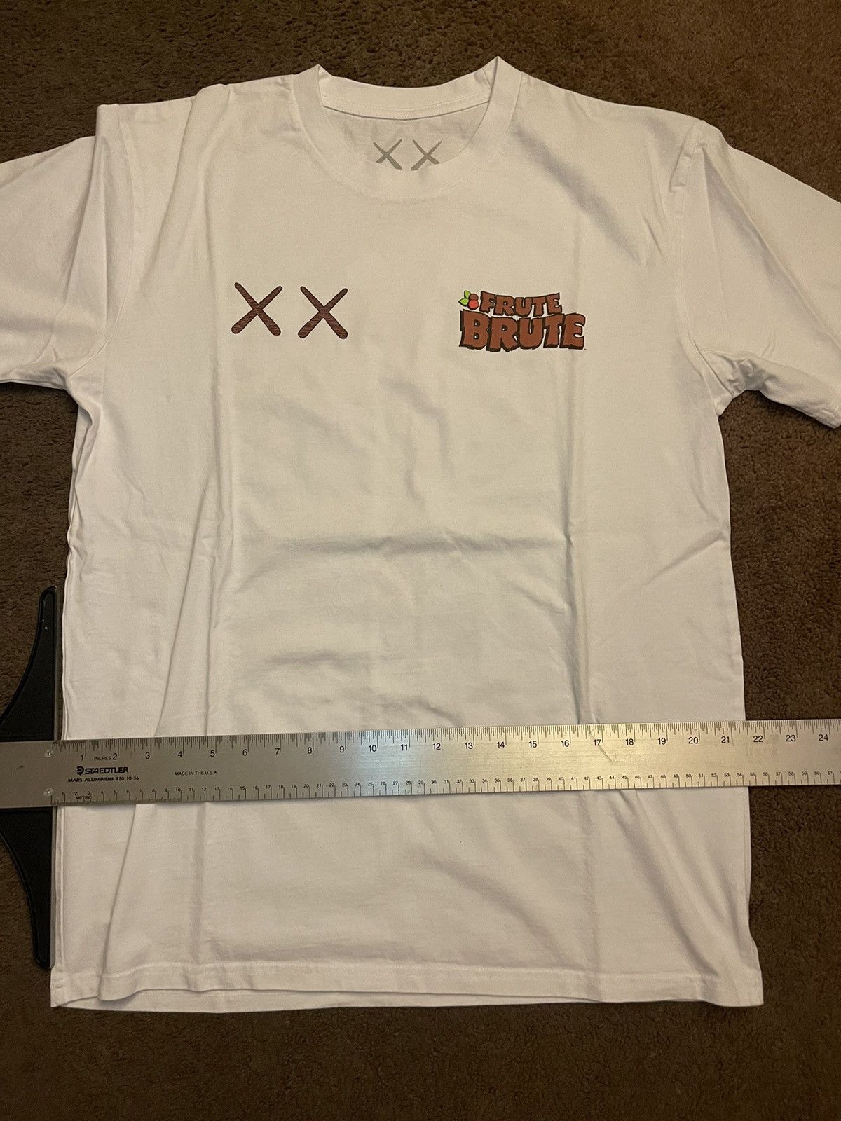 Kaws Kaws Sz L Size US L / EU 52-54 / 3 - 2 Thumbnail