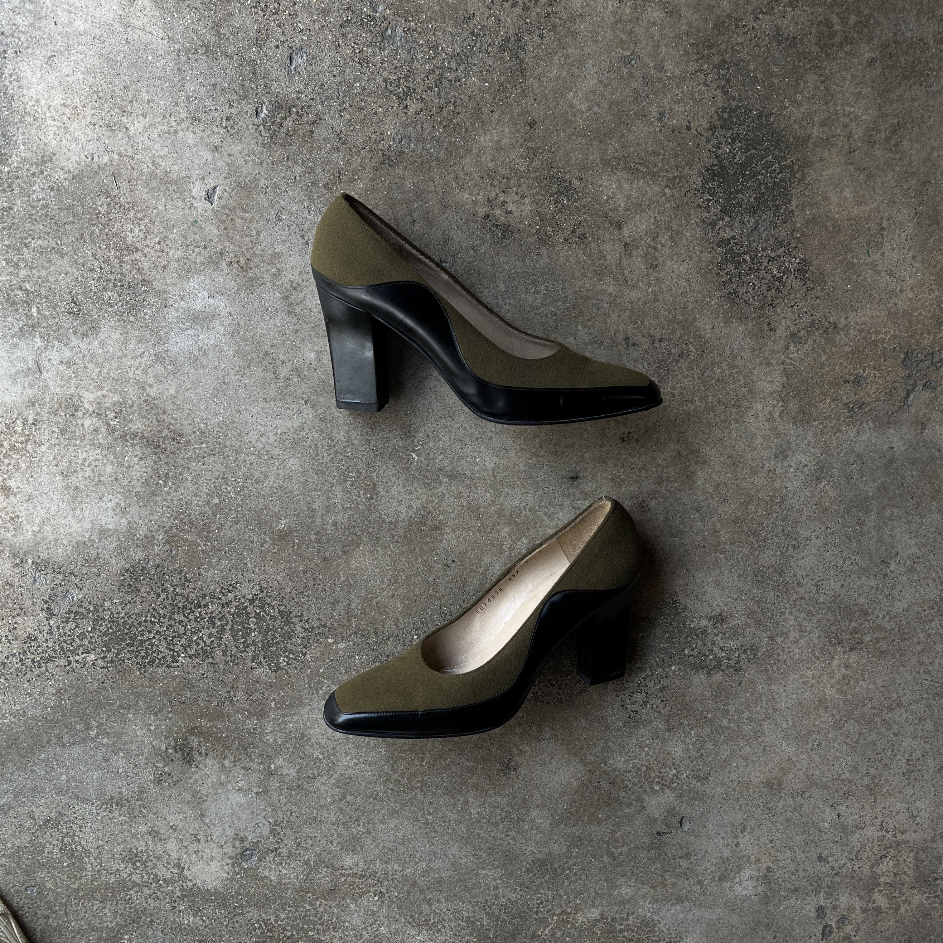 Salvatore Ferragamo Salvatore Ferragamo Two-Tone Block Heels Size US 8 / IT 38 - 1 Thumbnail