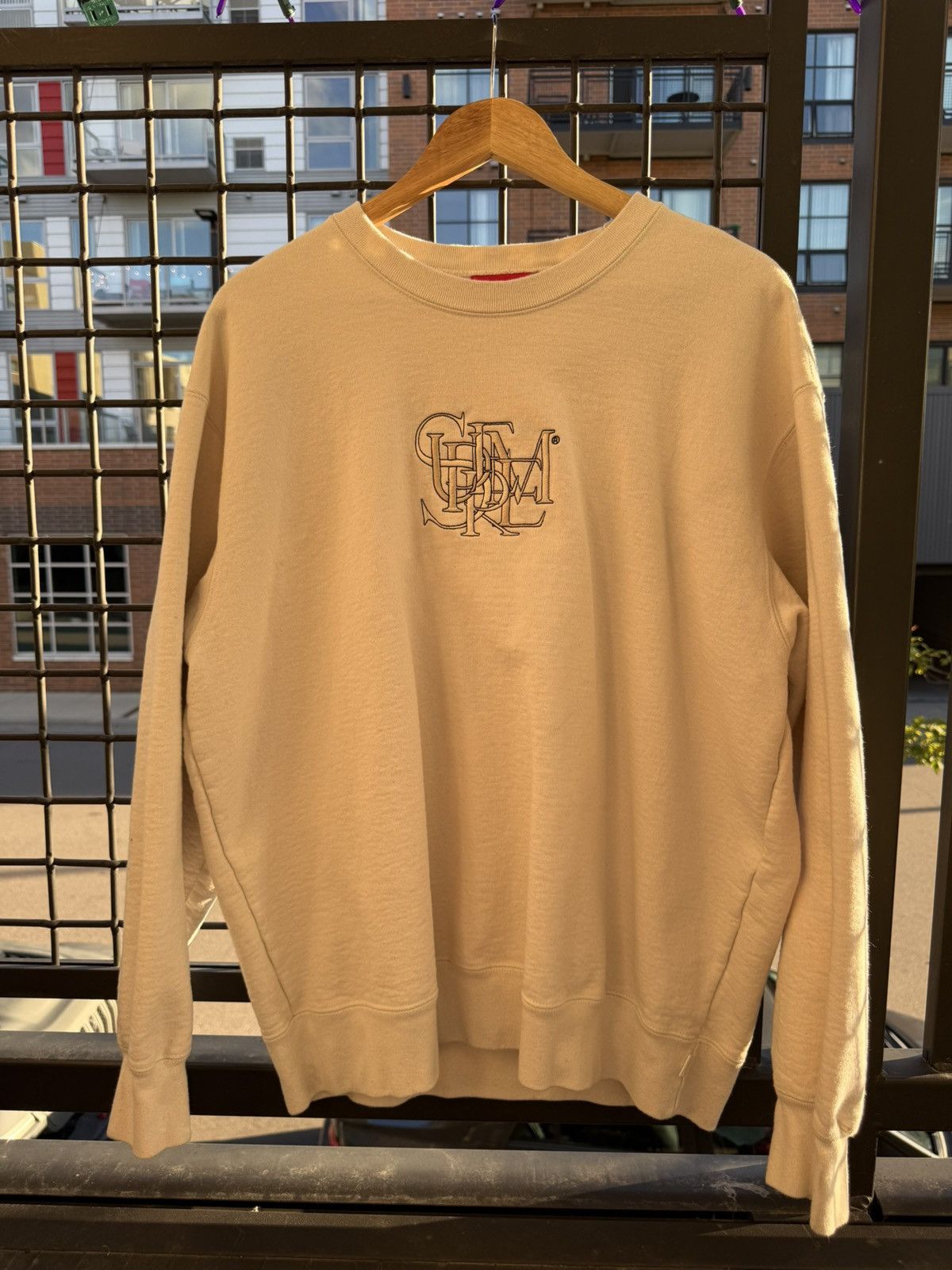 Supreme Supreme Overlap Crewneck Large Natural Size US L / EU 52-54 / 3 - 1 Thumbnail