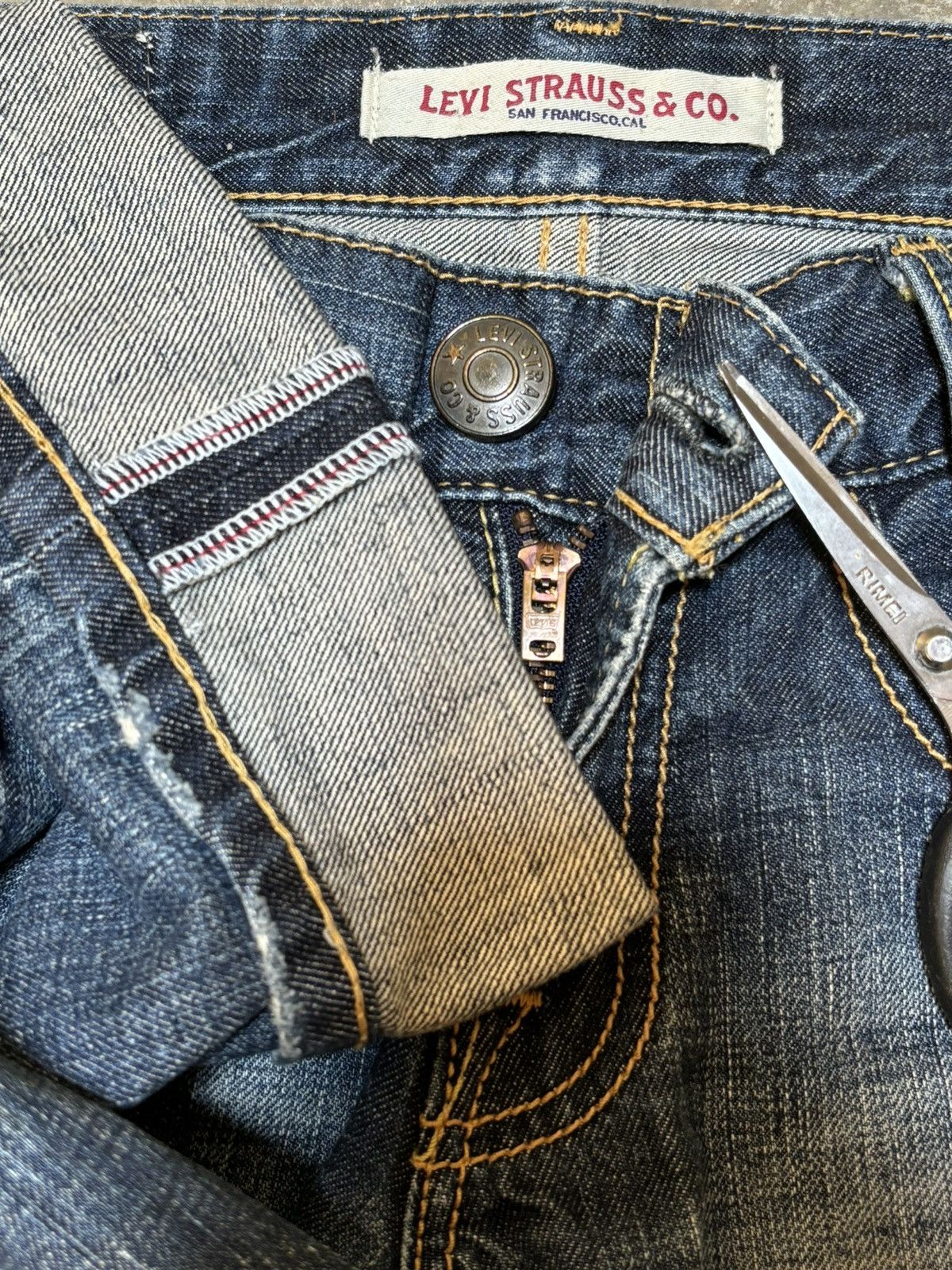 Levi's Vintage 90s Levis American Classic Blue Wash Ripped Jeans Size US 30 / EU 46 - 4 Thumbnail