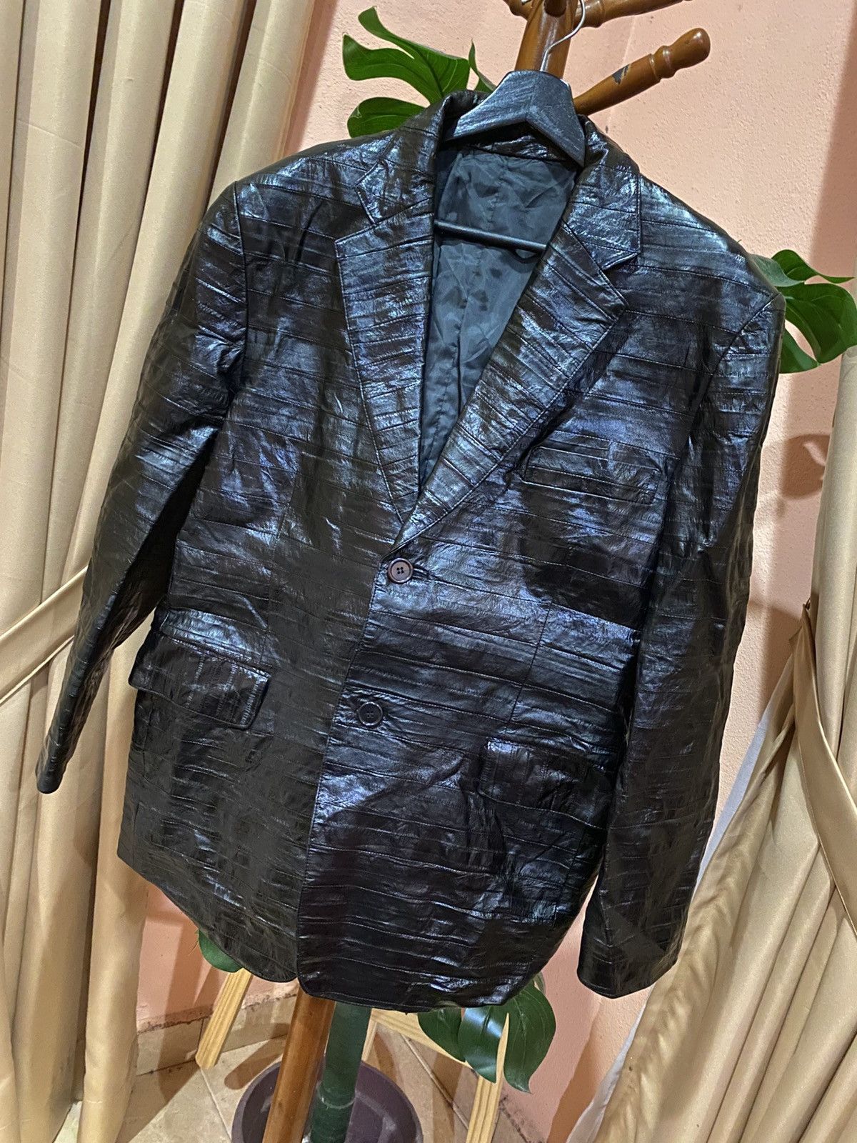 Other Vintage Glossy Black Faux Leather Blazer Jacket - Unisex Size US L / EU 52-54 / 3 - 2 Thumbnail