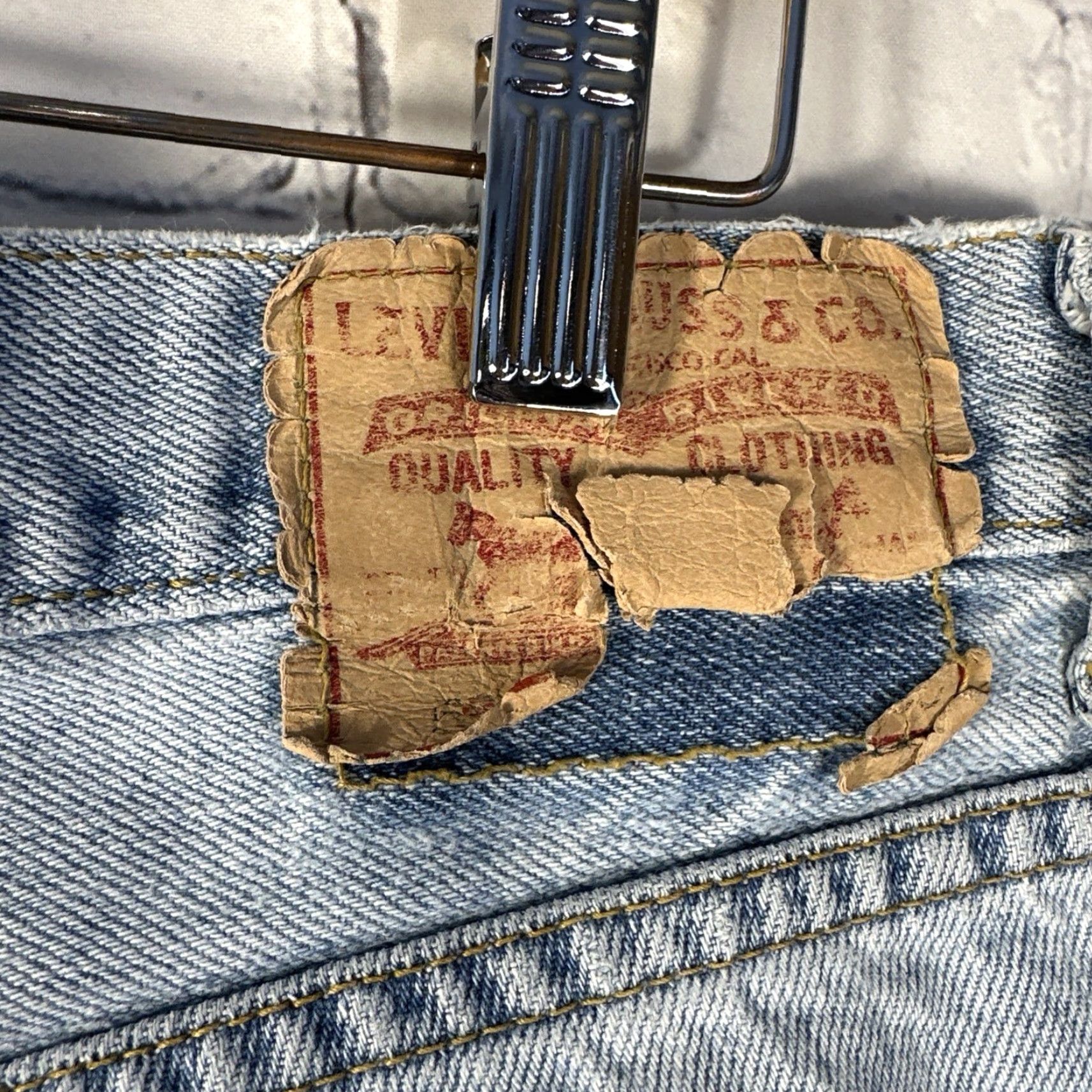 Levi's VINTAGE Levi's Jeans Mens 36x30 Blue Denim 550 Relaxed Fit Faded Grunge Y2K Mens Jeans Size US 36 / EU 52 - 6 Thumbnail