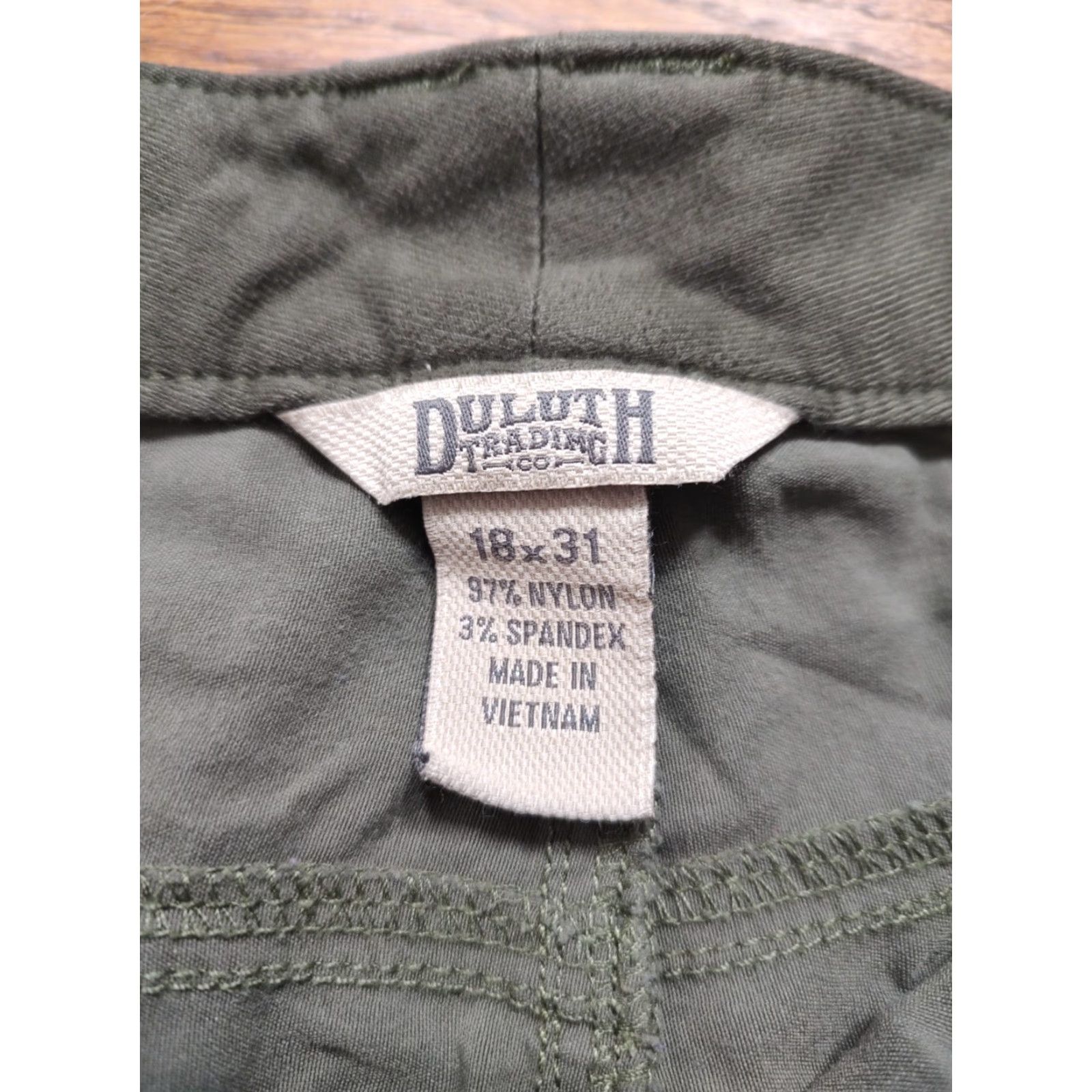 Vintage Duluth Trading Pants Women 18x31 DuluthFlex Roll Up Cargo Stretch Green Nylon Size 40" / US 18 - 5 Thumbnail