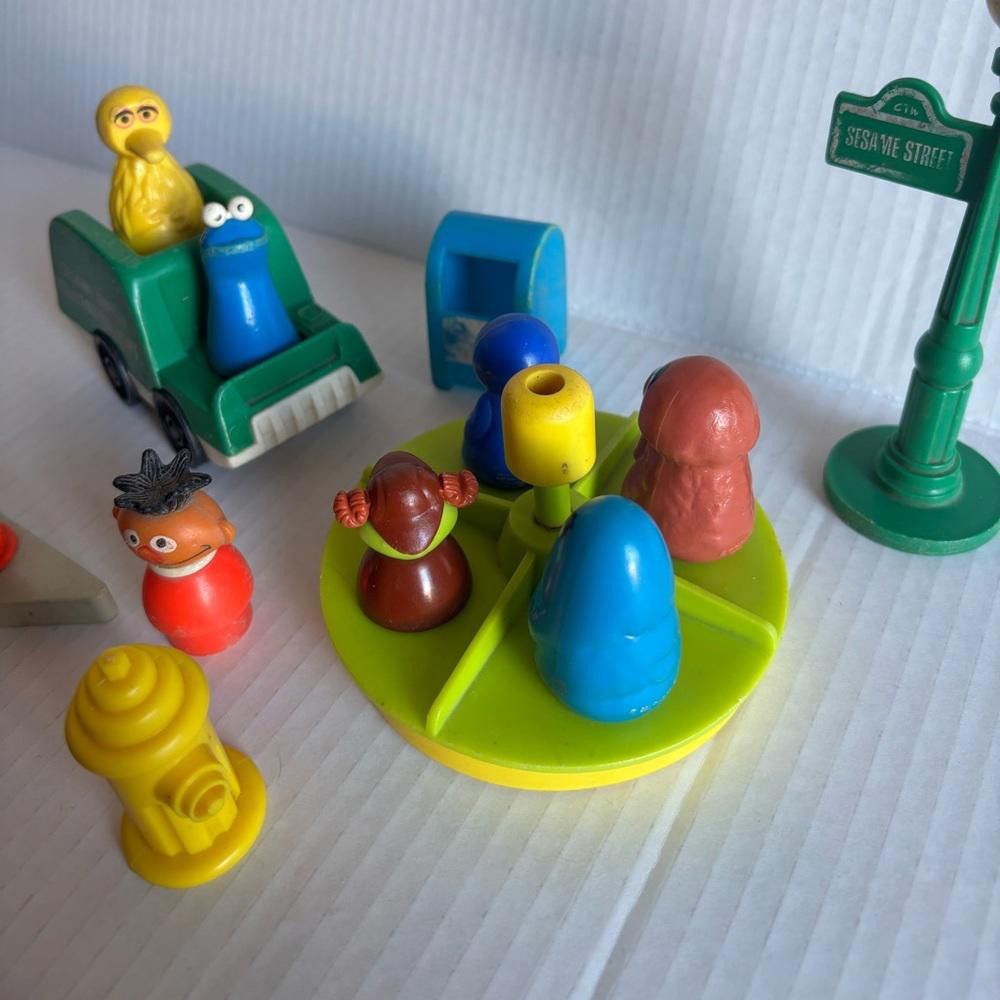 Designer Vintage Fisher Price Sesame Street Figures and Accessories Size ONE SIZE - 3 Thumbnail