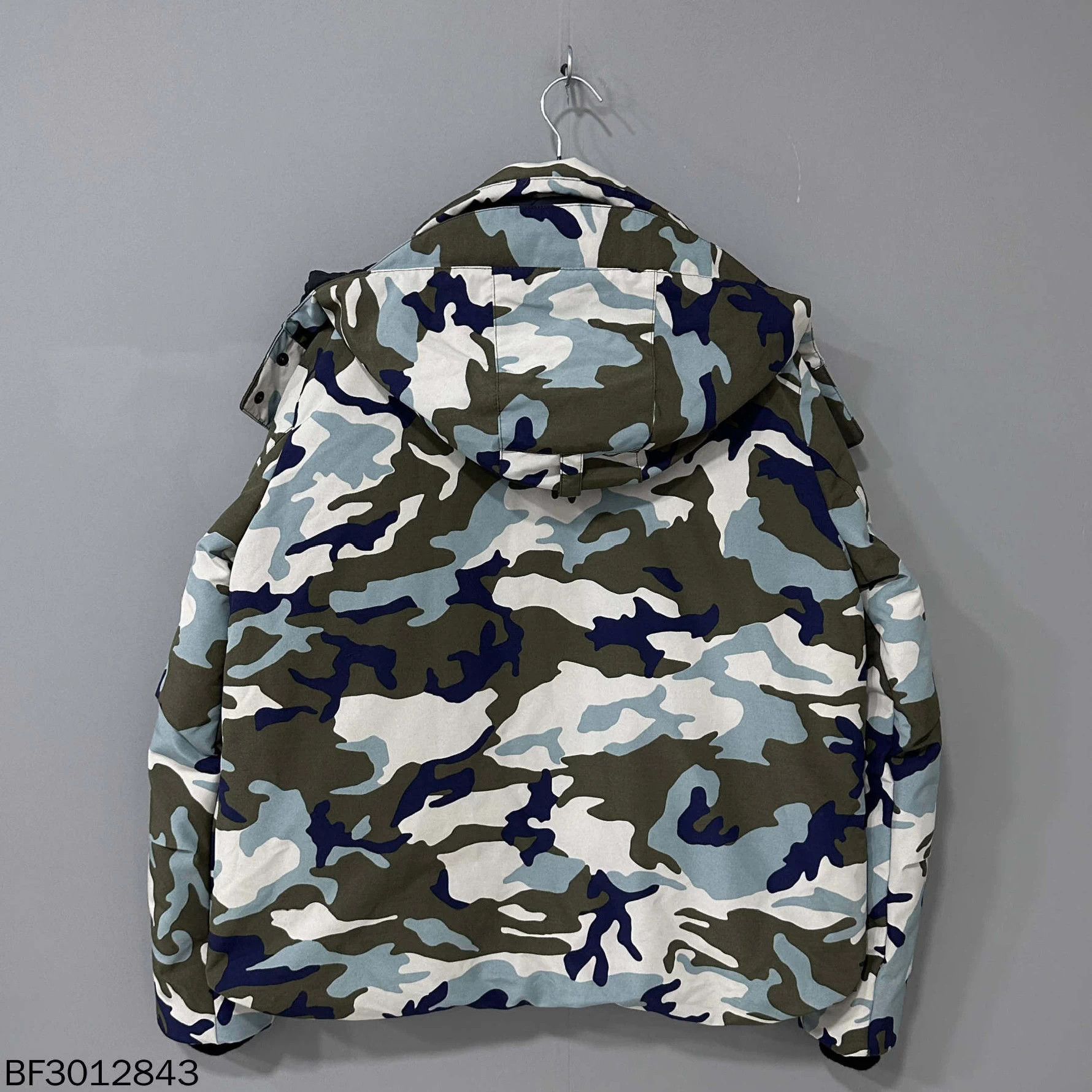 Canada Goose Canada Goose camo logo hooded down jacket XL Size US XL / EU 56 / 4 - 3 Thumbnail