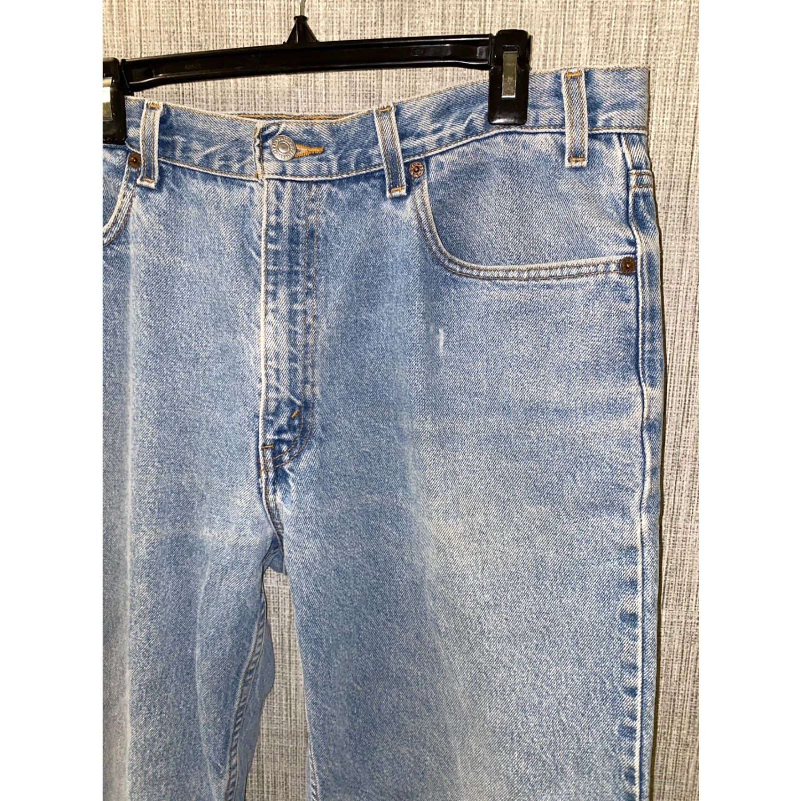 Levi's VINTAGE Levi’s Jeans Men 36 x 34 Blue Denim Relaxed Straight Leg Cotton Button Closure Straight Leg Denim Jeans Mens Regular Inseam 34 Vintage Size US 36 / EU 52 - 4 Thumbnail