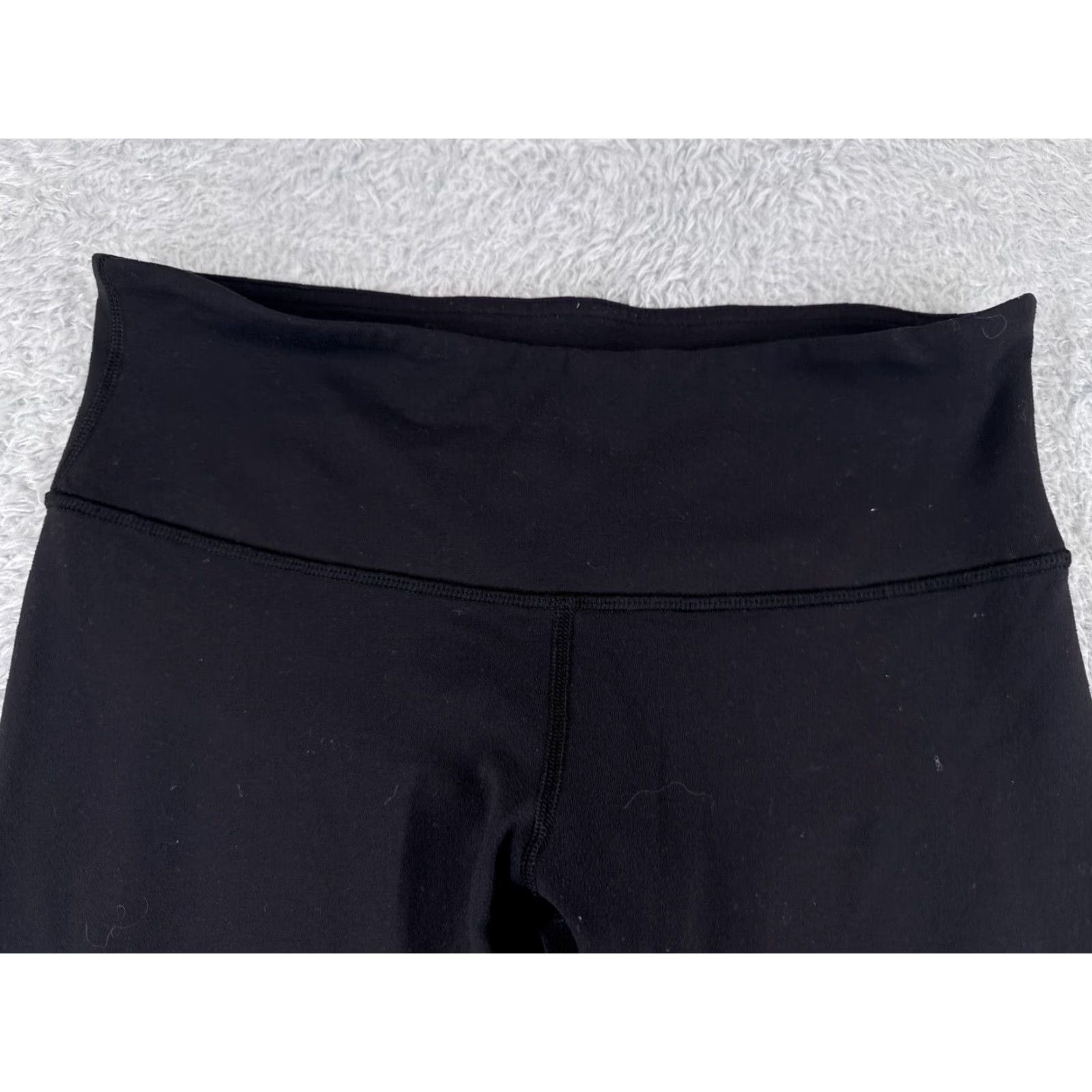 Lululemon Lululemon Wunder Under Crop Yoga Pants Womens 6 Black 21" Inseam High Rise Athletic Stretch Cropped"} Size 28" / US 6 / IT 42 - 4 Thumbnail