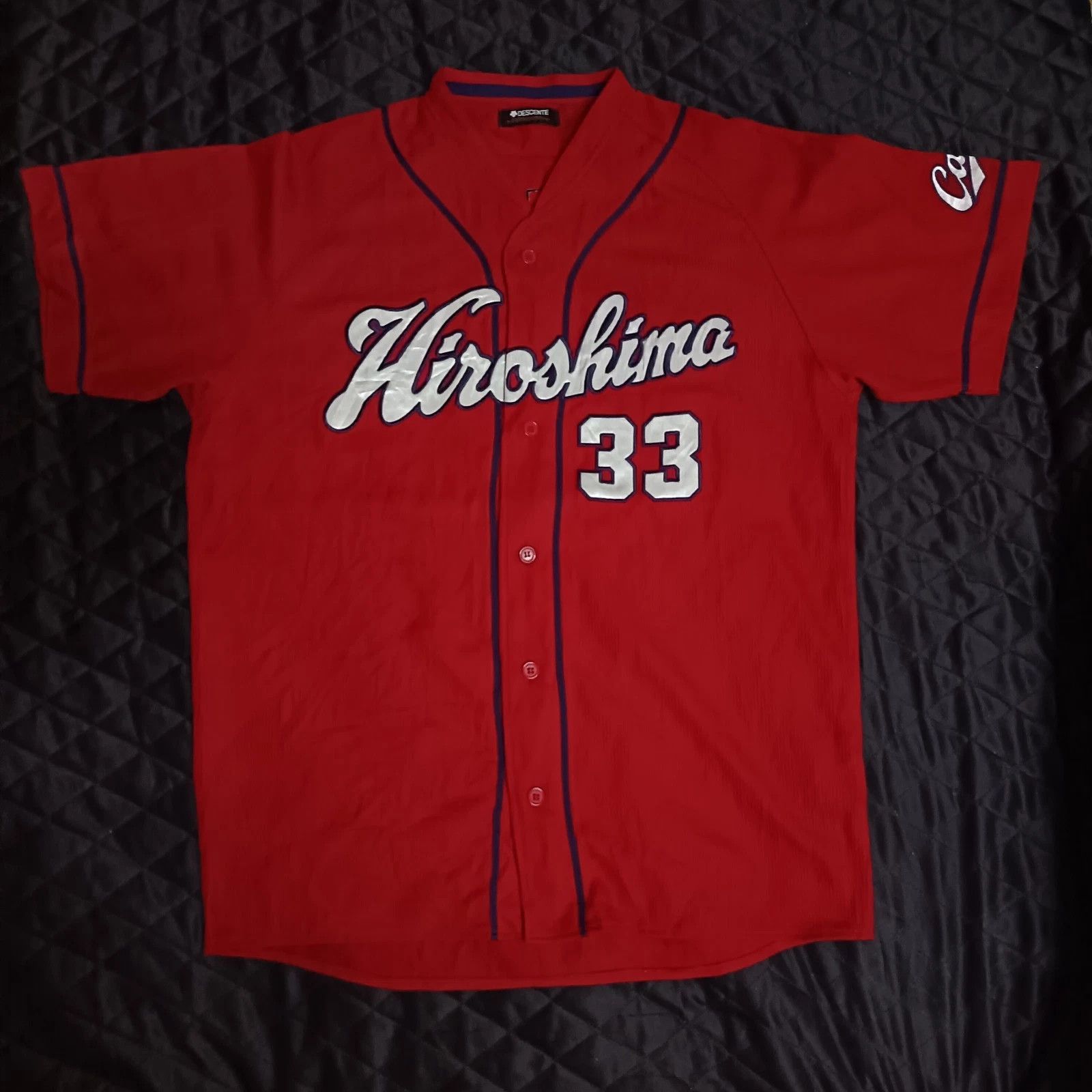 Descente Hiroshima Carp Ryosuke Kikuchi NPB Japanese Baseball Jersey Size US XL / EU 56 / 4 - 1 Thumbnail