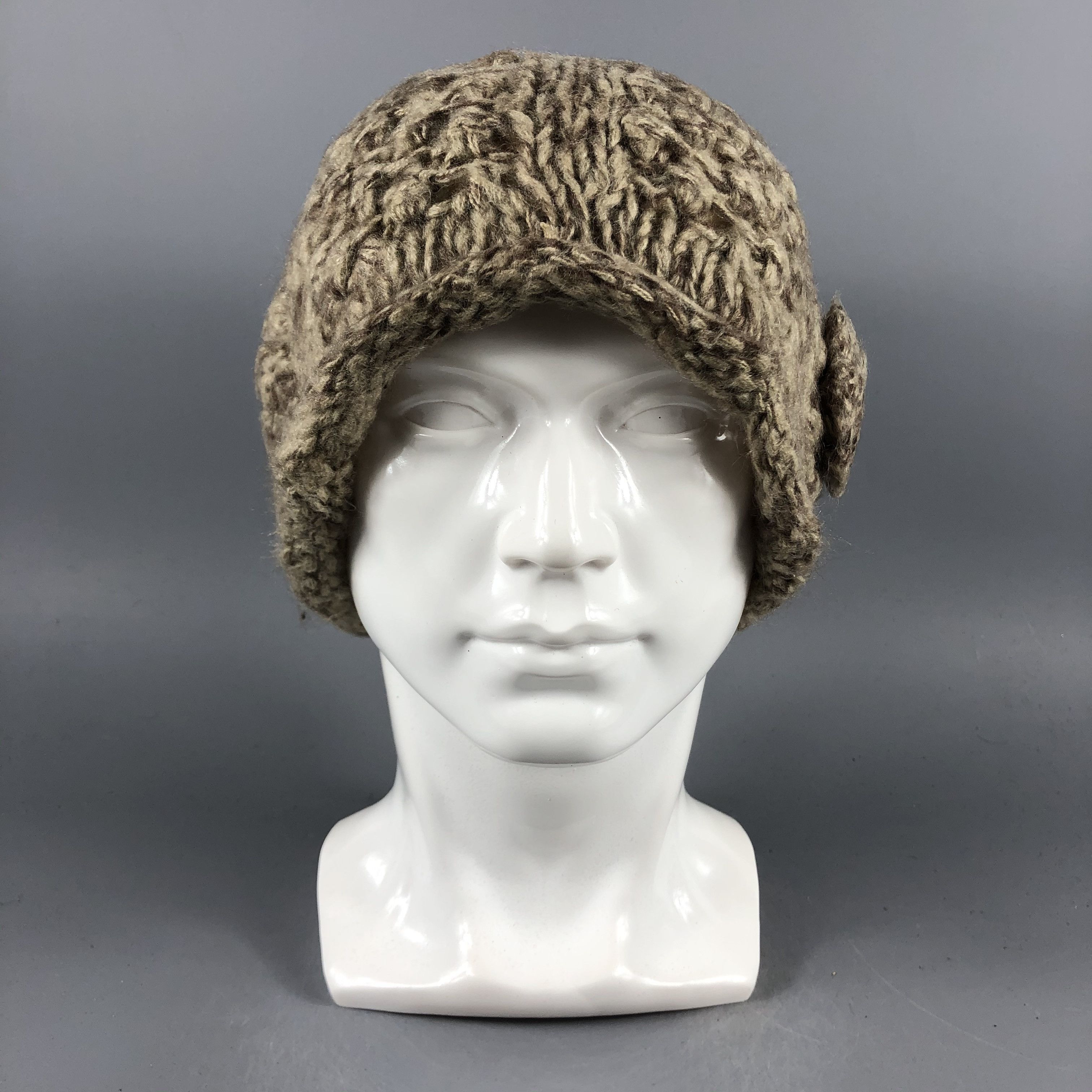 image of Vintage Womens Knit Beanie Snow Hat Snow Cap -D1160