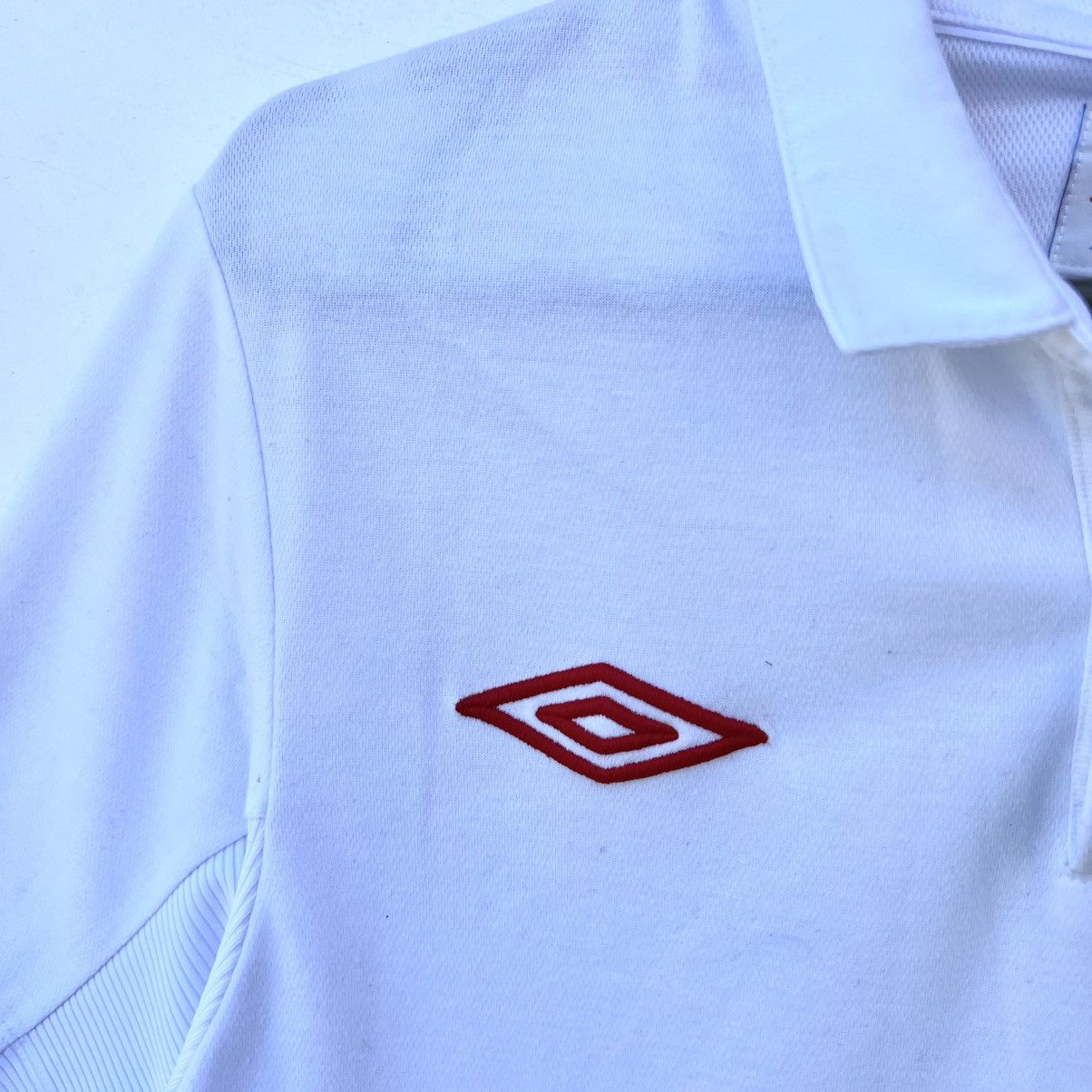 Umbro England 2010 Football Shirt Umbro South Africa World Cup Size US M / EU 48-50 / 2 - 2 Thumbnail